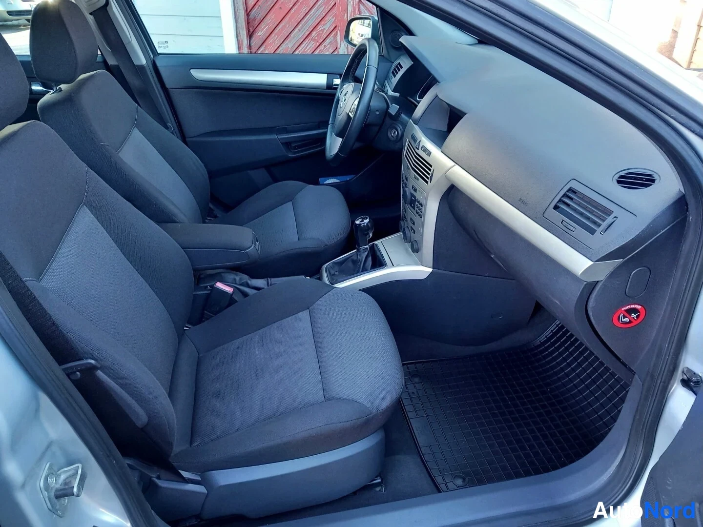 Beige Opel Astra OPC 2007, ohjaamo, kuva 18