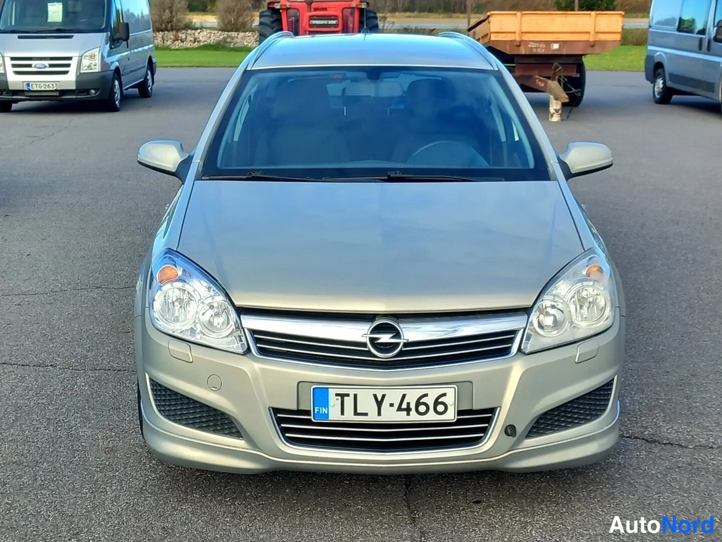 Beige Opel Astra OPC 2007, edestä, kuva 7