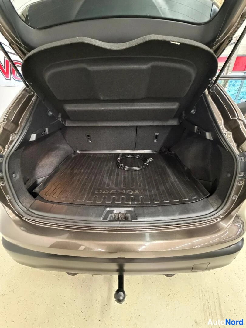 Ruskea Nissan Qashqai 2015, tavaratila, kuva 15