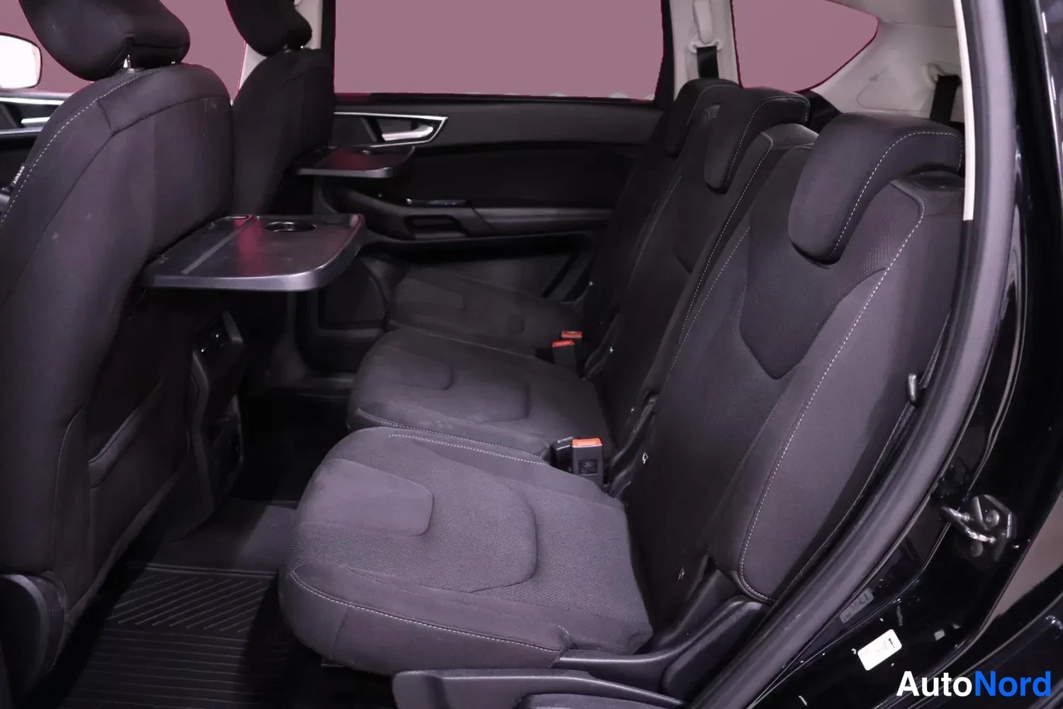 Musta Ford S-MAX 2017, takaistuimet, kuva 11
