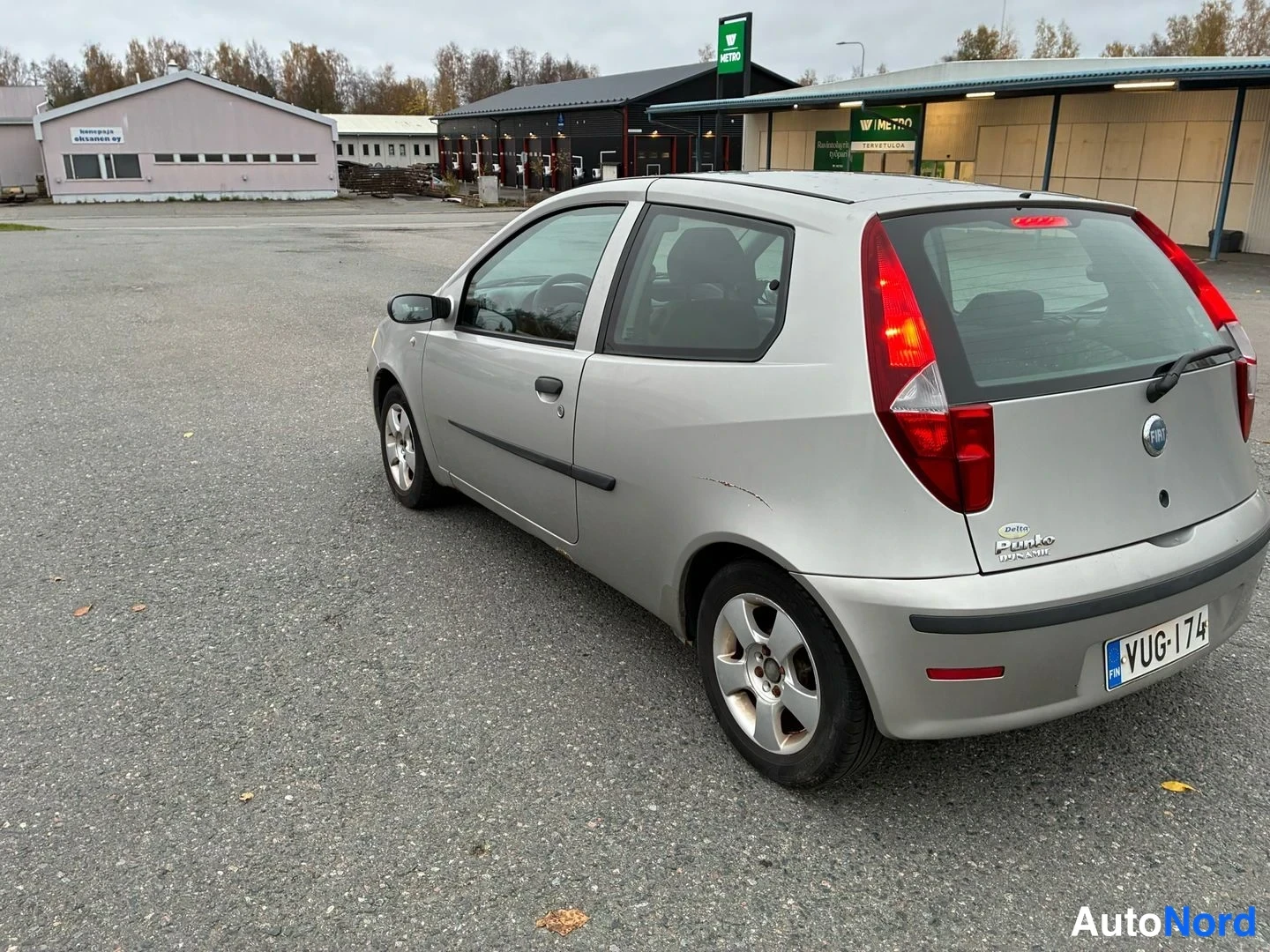 Harmaa Fiat Punto 2004, takaviisto, kuva 3