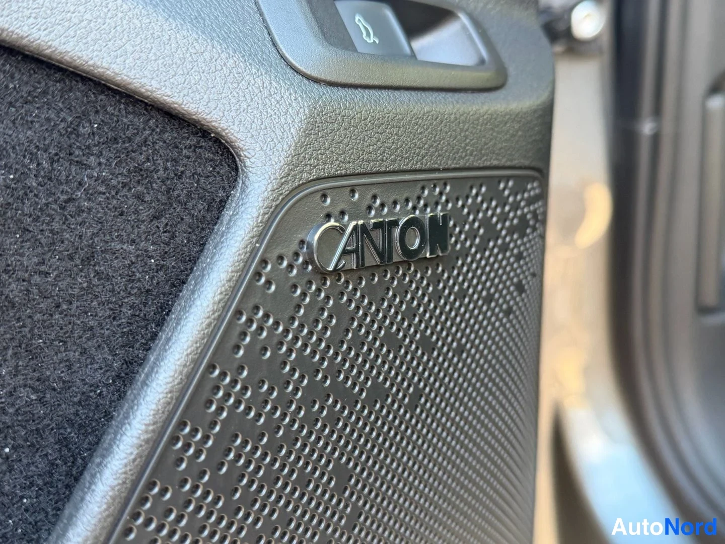 Harmaa Skoda Enyaq 85 2024, yksityiskohta, kuva 12