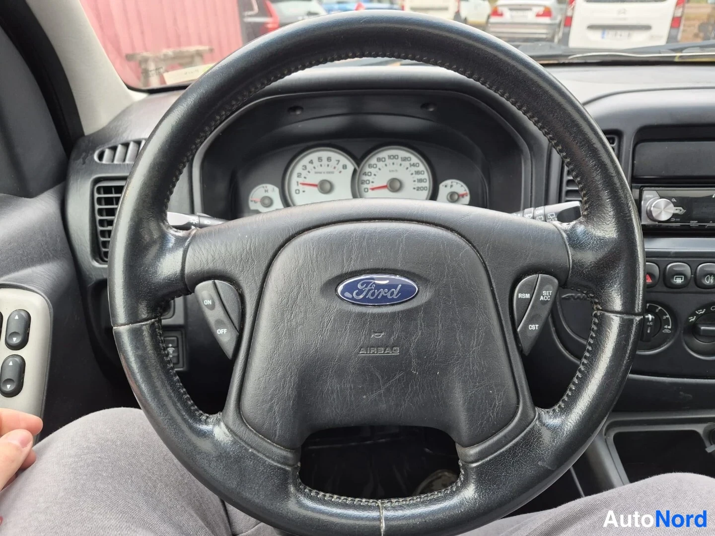 Musta Ford Maverick 2004, yksityiskohta, kuva 19