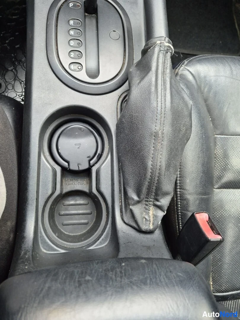 Musta Ford Maverick 2004, yksityiskohta, kuva 28