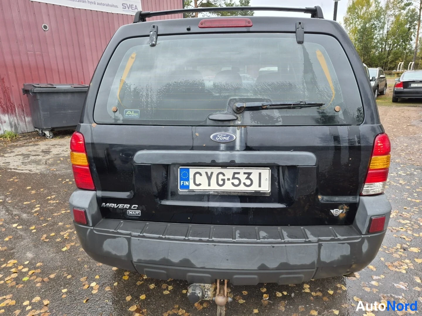 Musta Ford Maverick 2004, takaa, kuva 8
