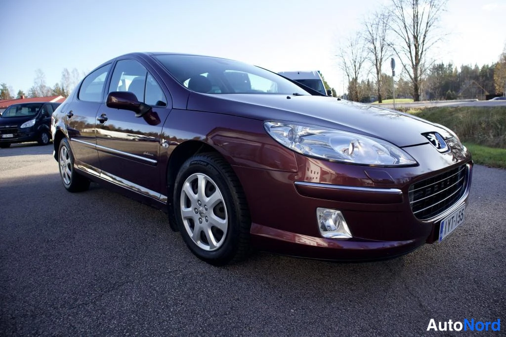 Punainen Peugeot 407 2009, etuviisto, keula oikealle, kuva 3