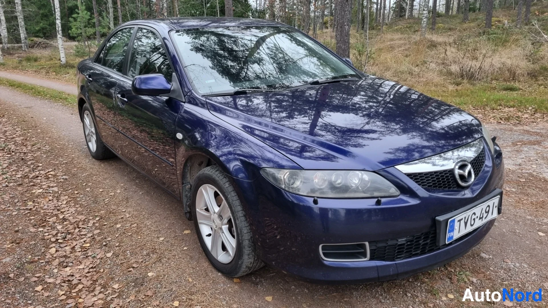 Violetti Mazda 6 2006, etuviisto, keula oikealle, kuva 2