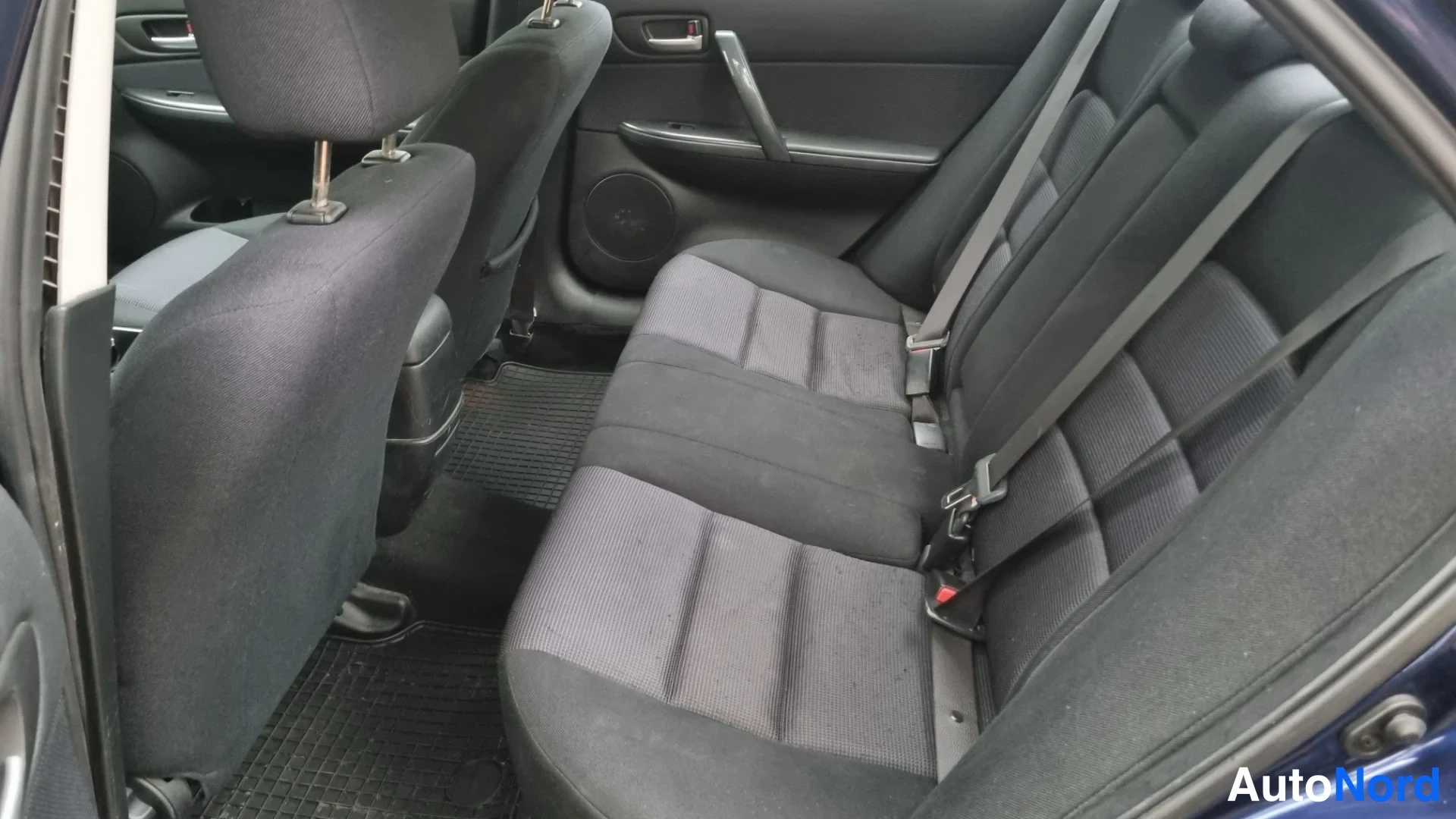 Violetti Mazda 6 2006, takaistuimet, kuva 11