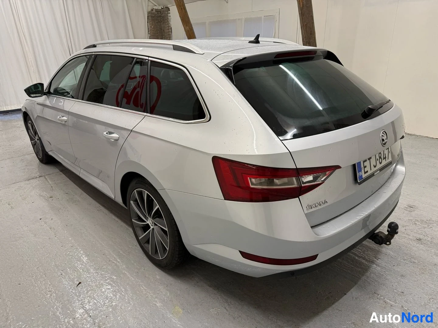 Hopea Skoda Superb 2016, takaviisto, kuva 6