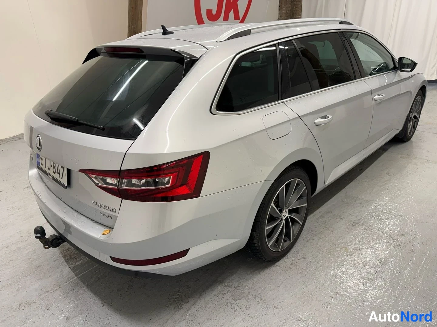 Hopea Skoda Superb 2016, takaviisto, kuva 7