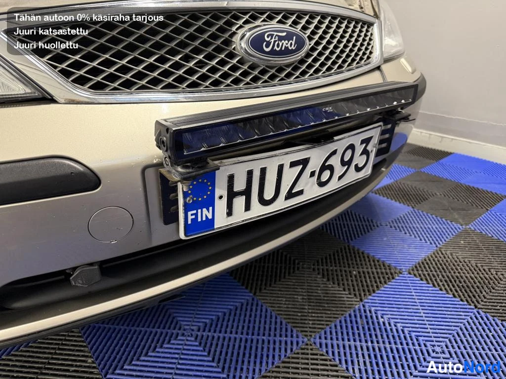 Ruskea Ford Mondeo 2004, yksityiskohta, kuva 15