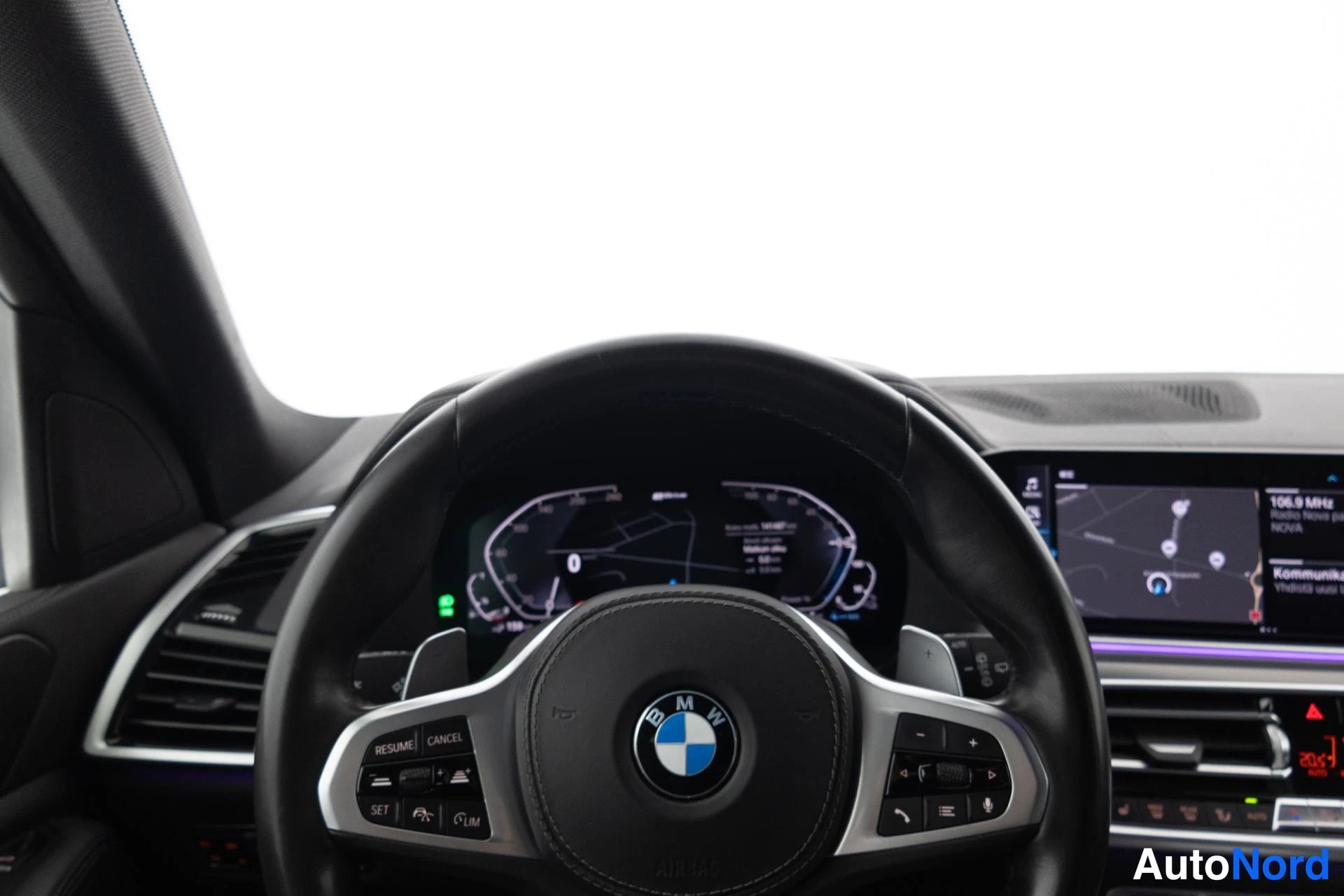 Musta BMW X5 xDrive45e 2020, yksityiskohta, kuva 15