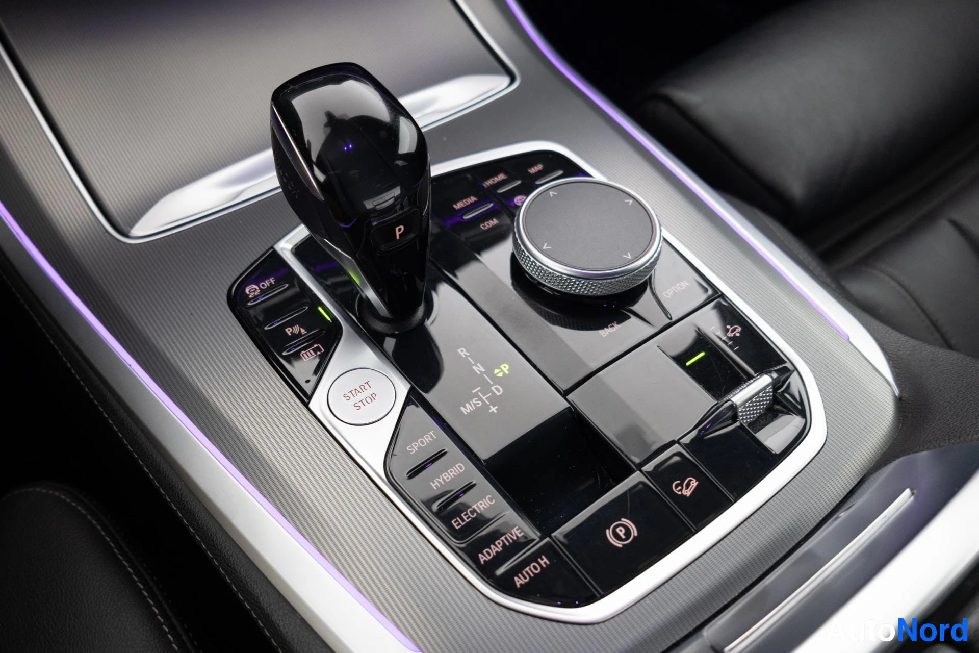 Musta BMW X5 xDrive45e 2020, yksityiskohta, kuva 17