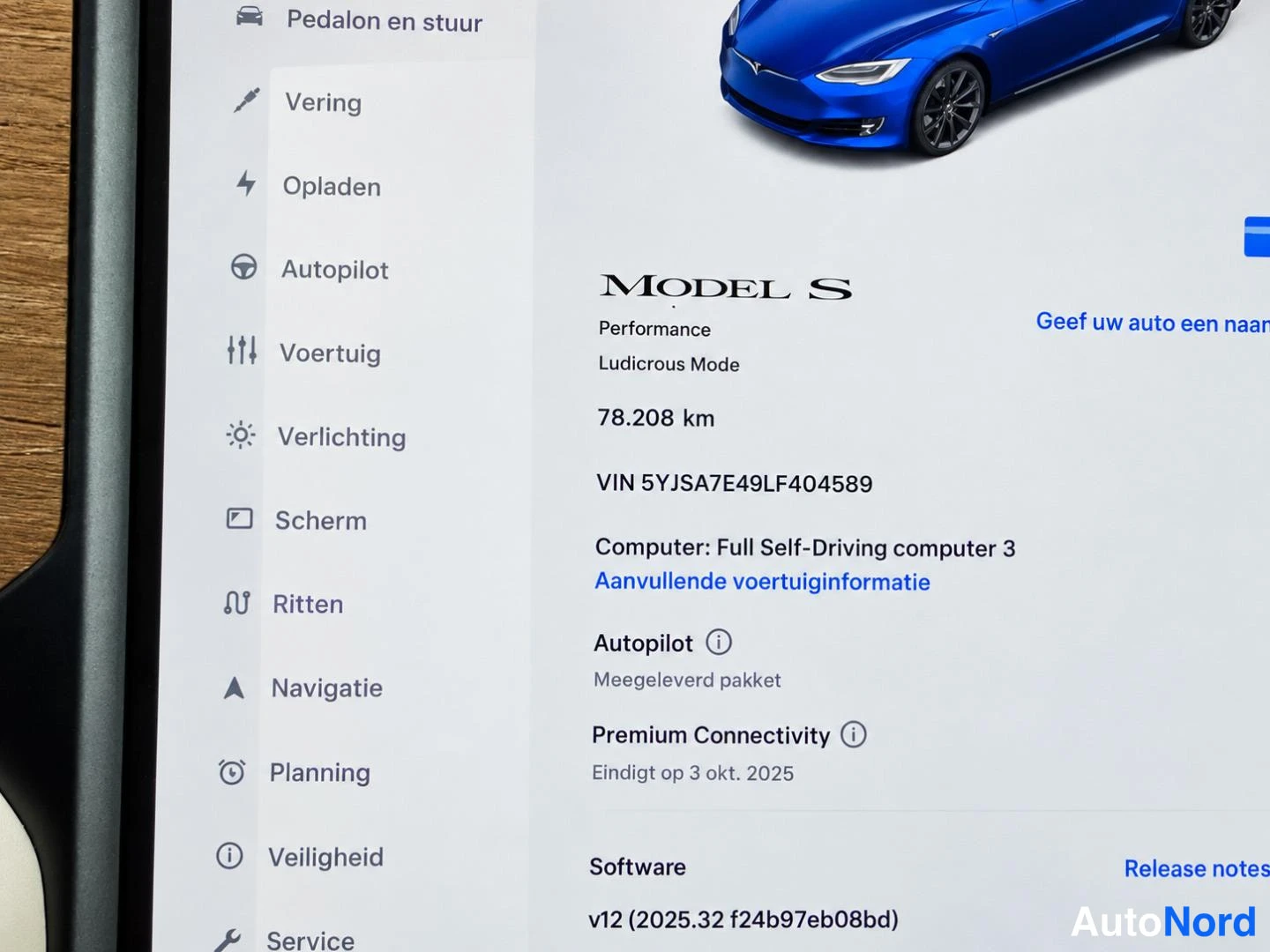 Sininen Tesla Model S 2021, yksityiskohta, kuva 7