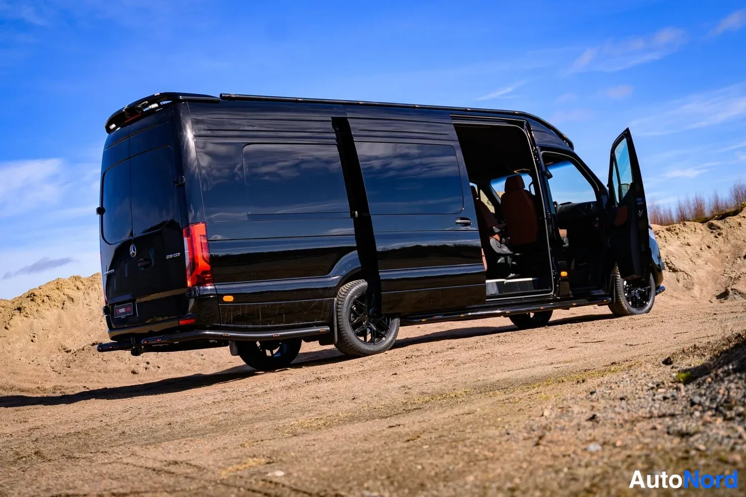 Musta Mercedes-Benz Sprinter 2026, takaviisto, kuva 8