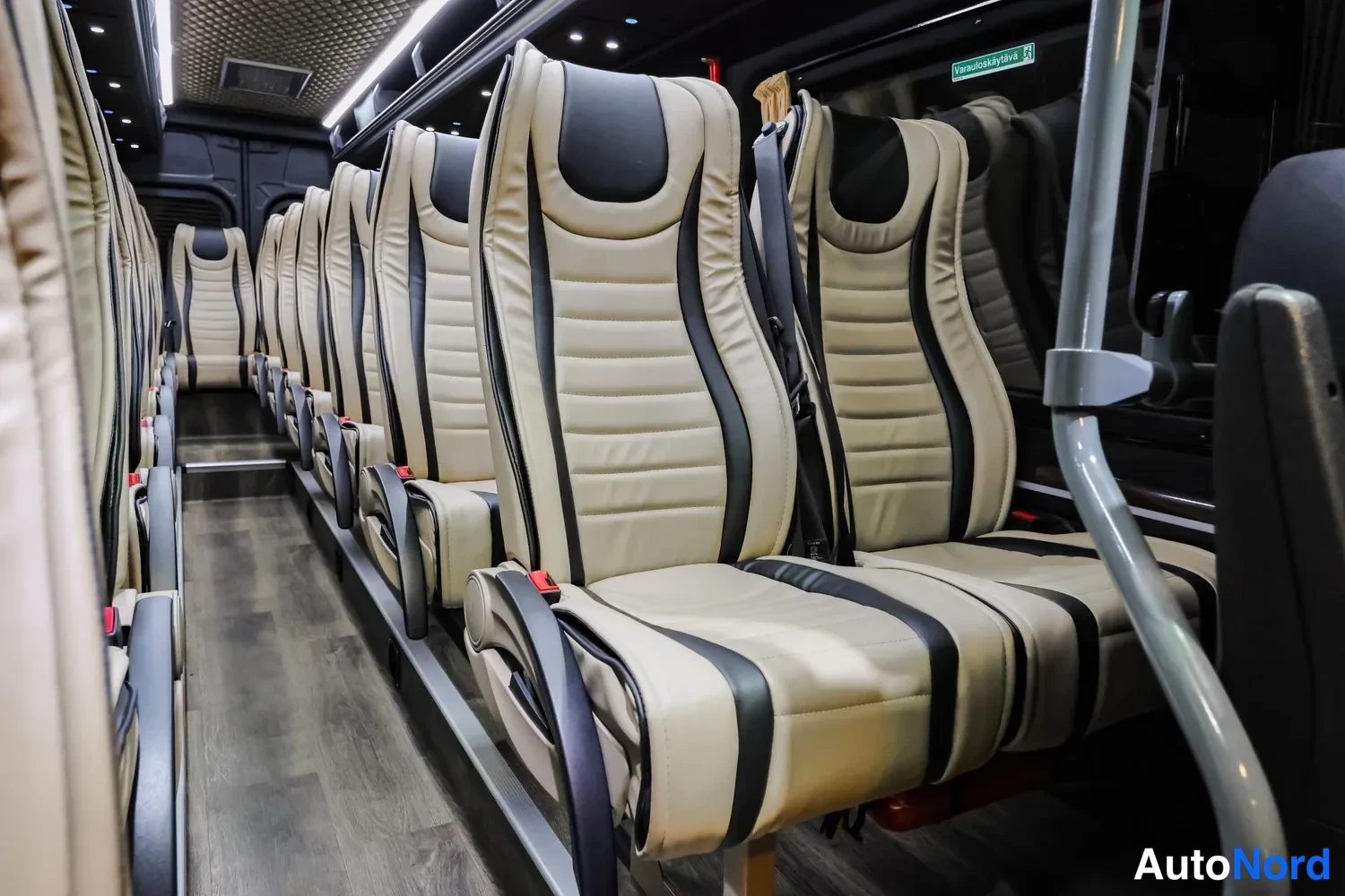 Musta Mercedes-Benz Sprinter 2026, takaistuimet, kuva 20