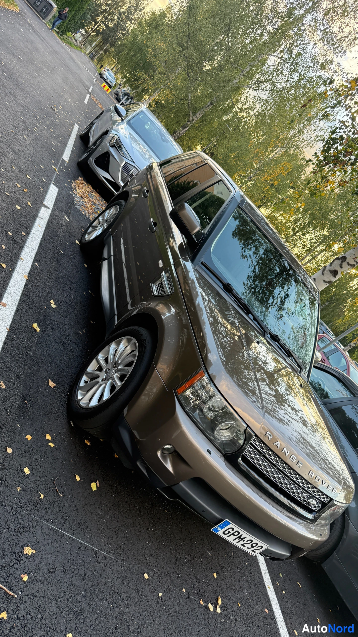 Ruskea Land Rover RANGE ROVER SPORT 2012, etuviisto, keula oikealle, kuva 3