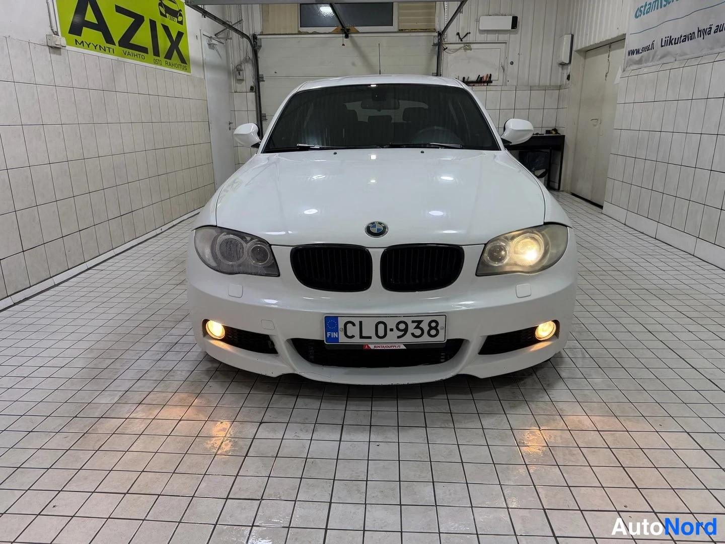 Valkoinen BMW 120d 2010, edestä, kuva 7