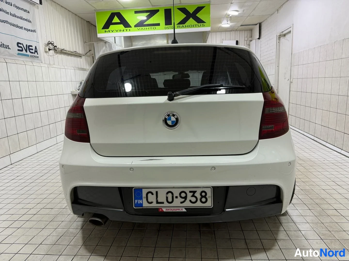 Valkoinen BMW 120d 2010, takaa, kuva 11