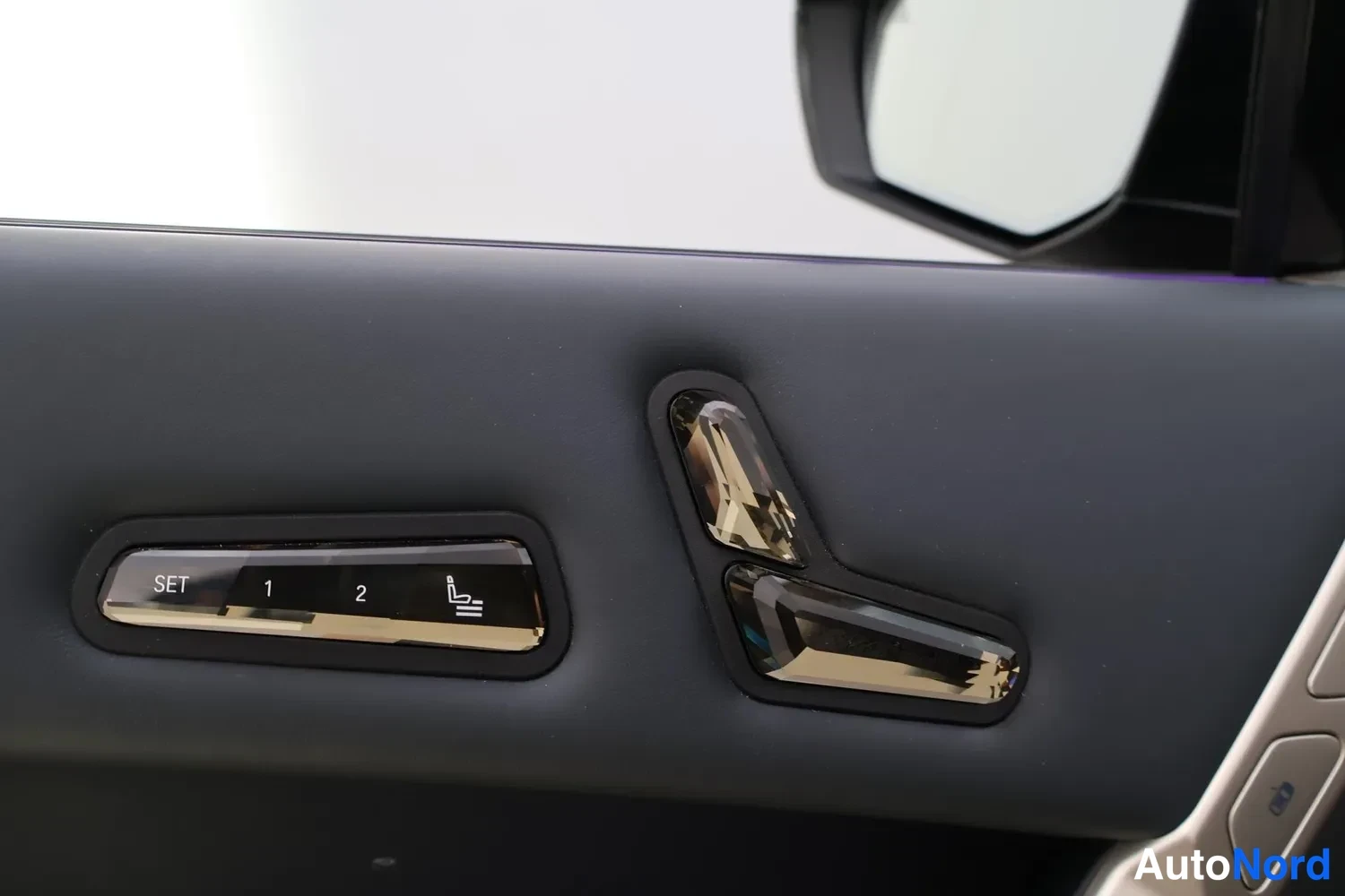 Musta BMW iX 2023, yksityiskohta, kuva 16