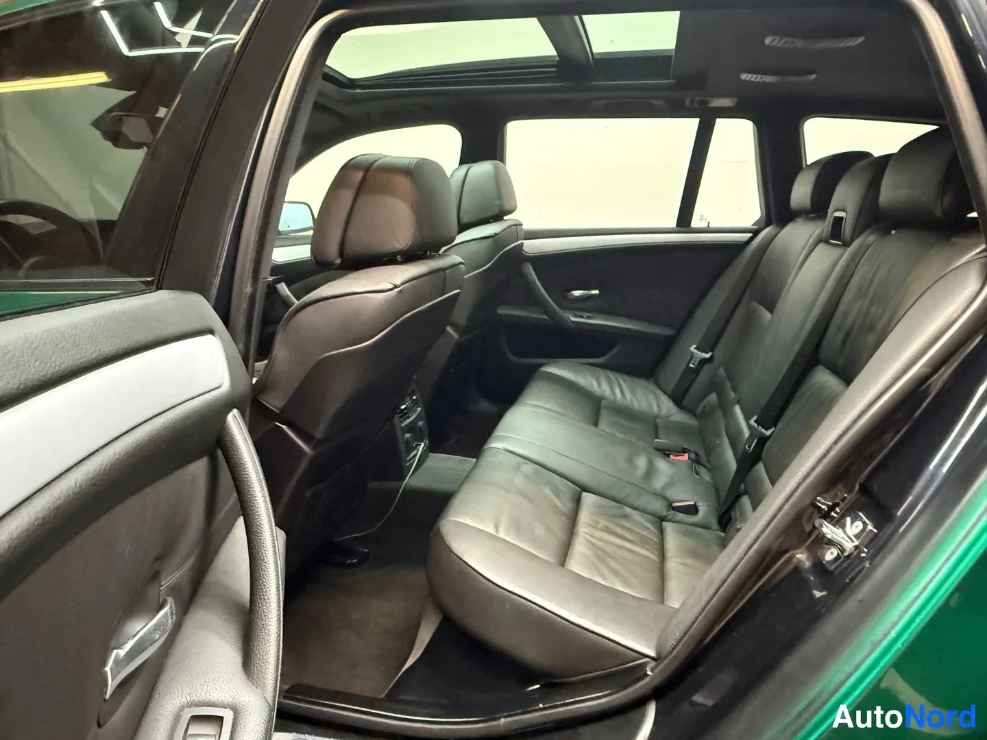Vihreä BMW 535d 2008, takaistuimet, kuva 35