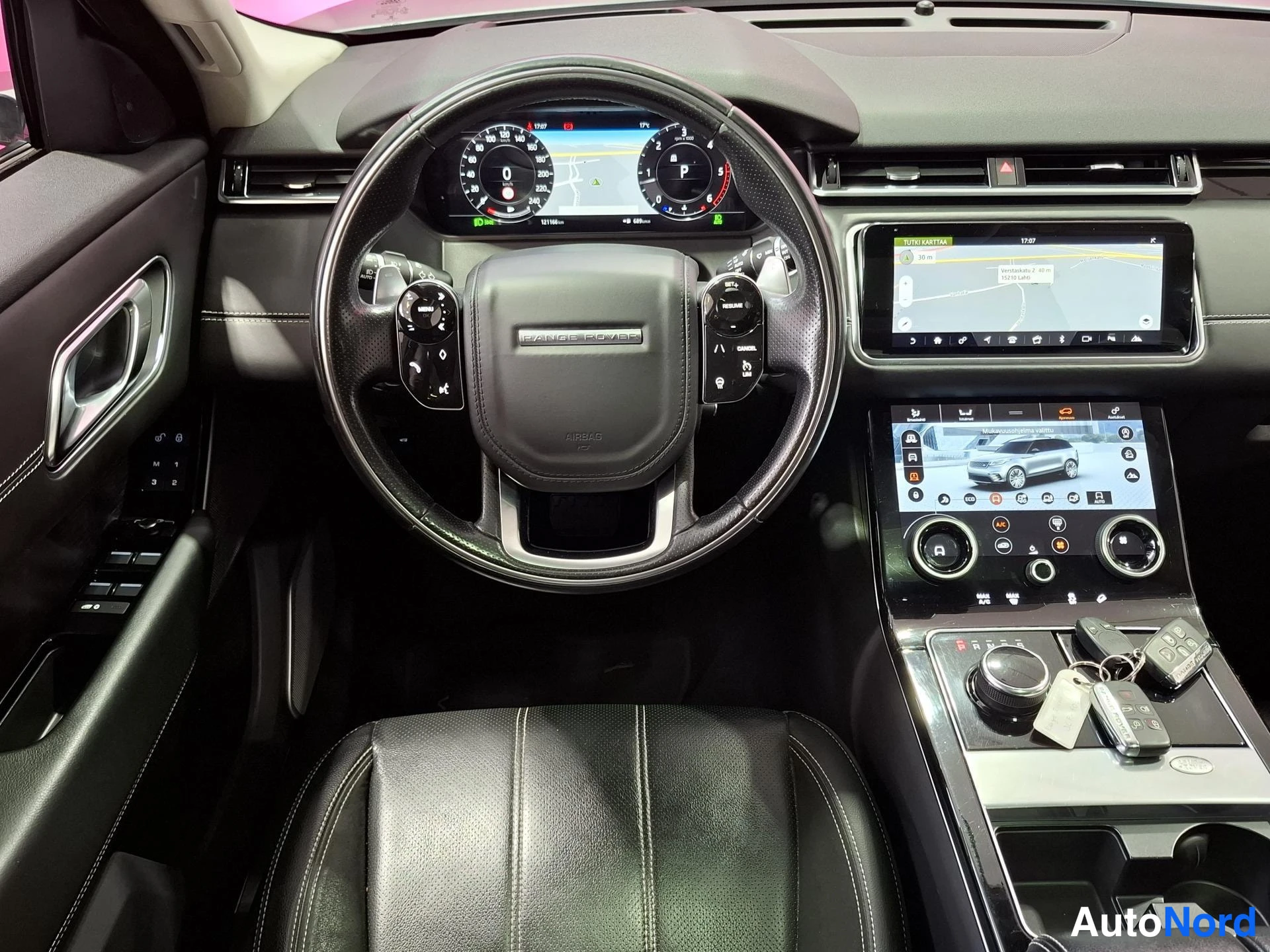 Harmaa Land Rover Range Rover Velar 2017, ohjaamo, kuva 10