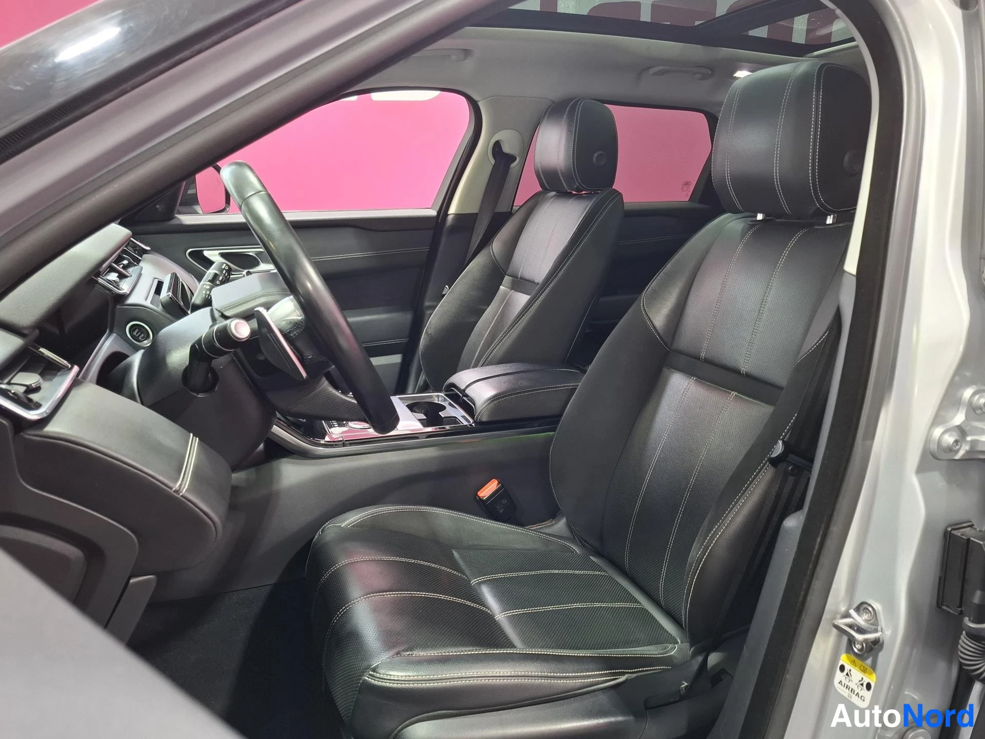 Harmaa Land Rover Range Rover Velar 2017, etuistuimet, kuva 11