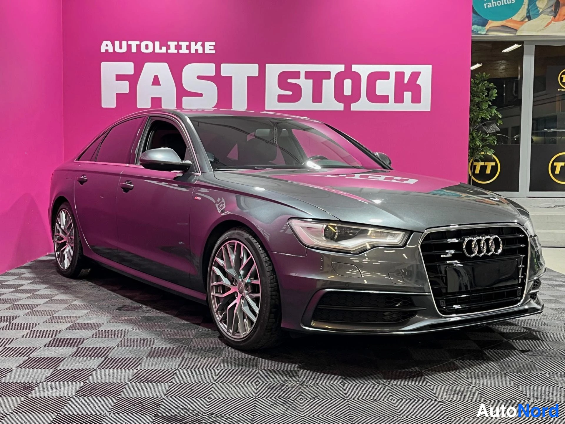 Grey Audi A6 2013, front three-quarter, nose to the right, photo 2