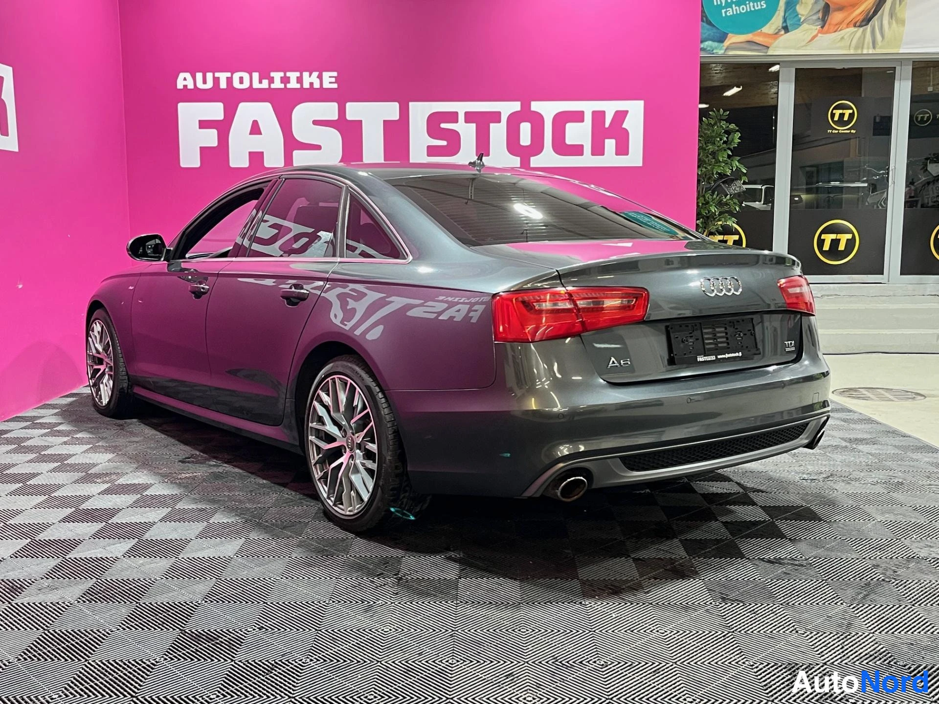 Grey Audi A6 2013, rear three-quarter, photo 3