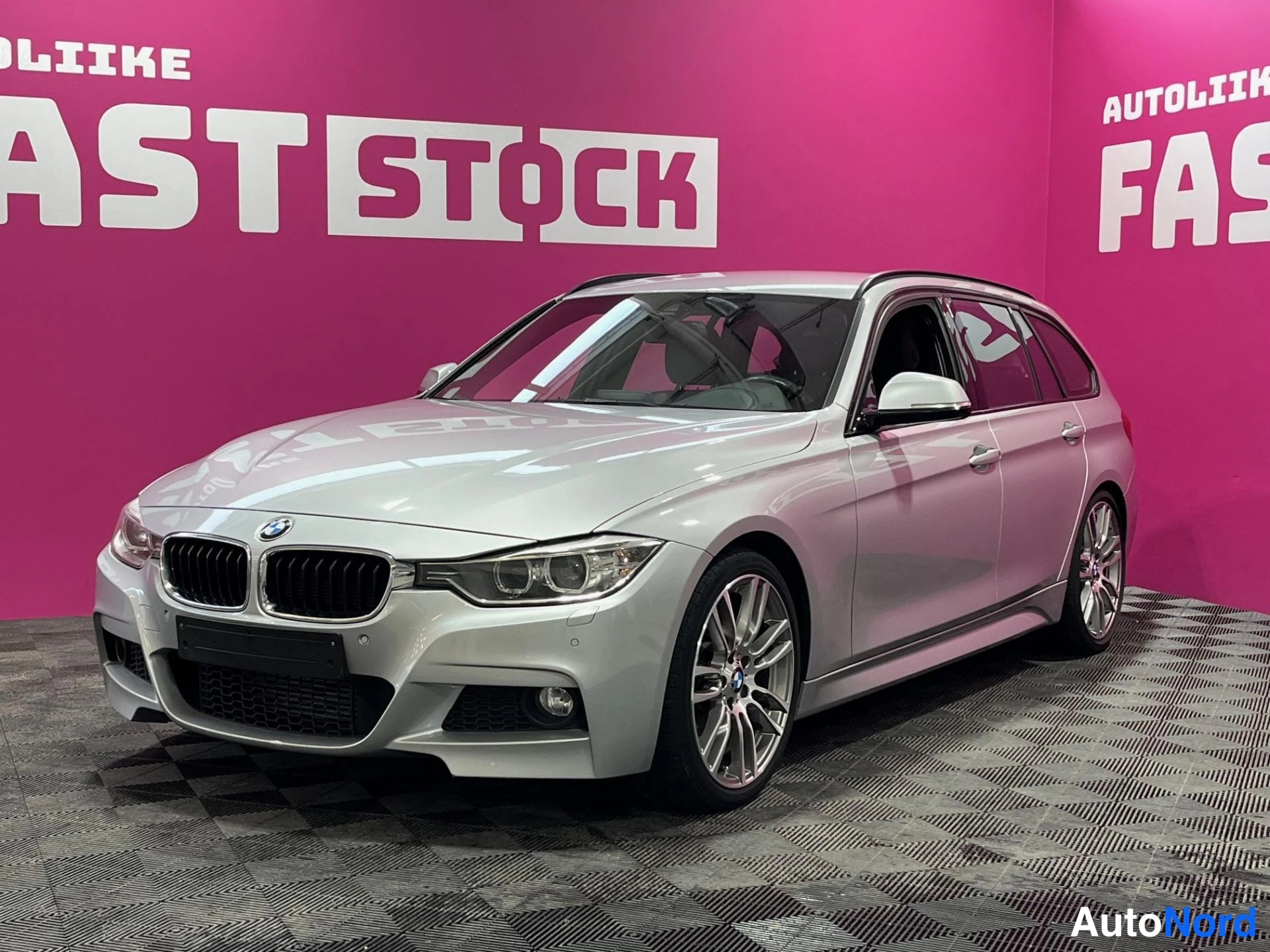 BMW 330d Touring M-Sport 2012