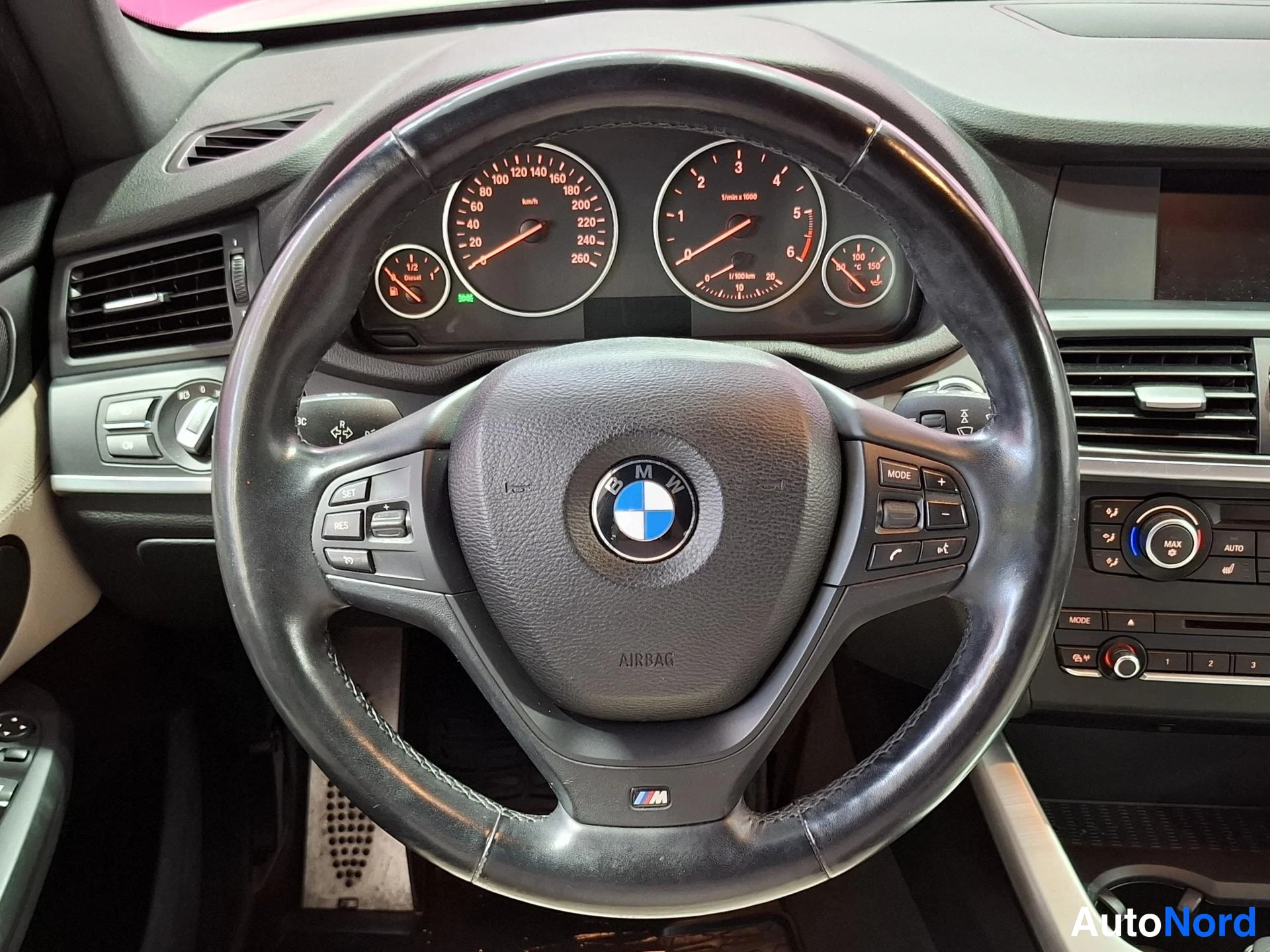 White BMW X3 xDrive30d 2012, detail, photo 13