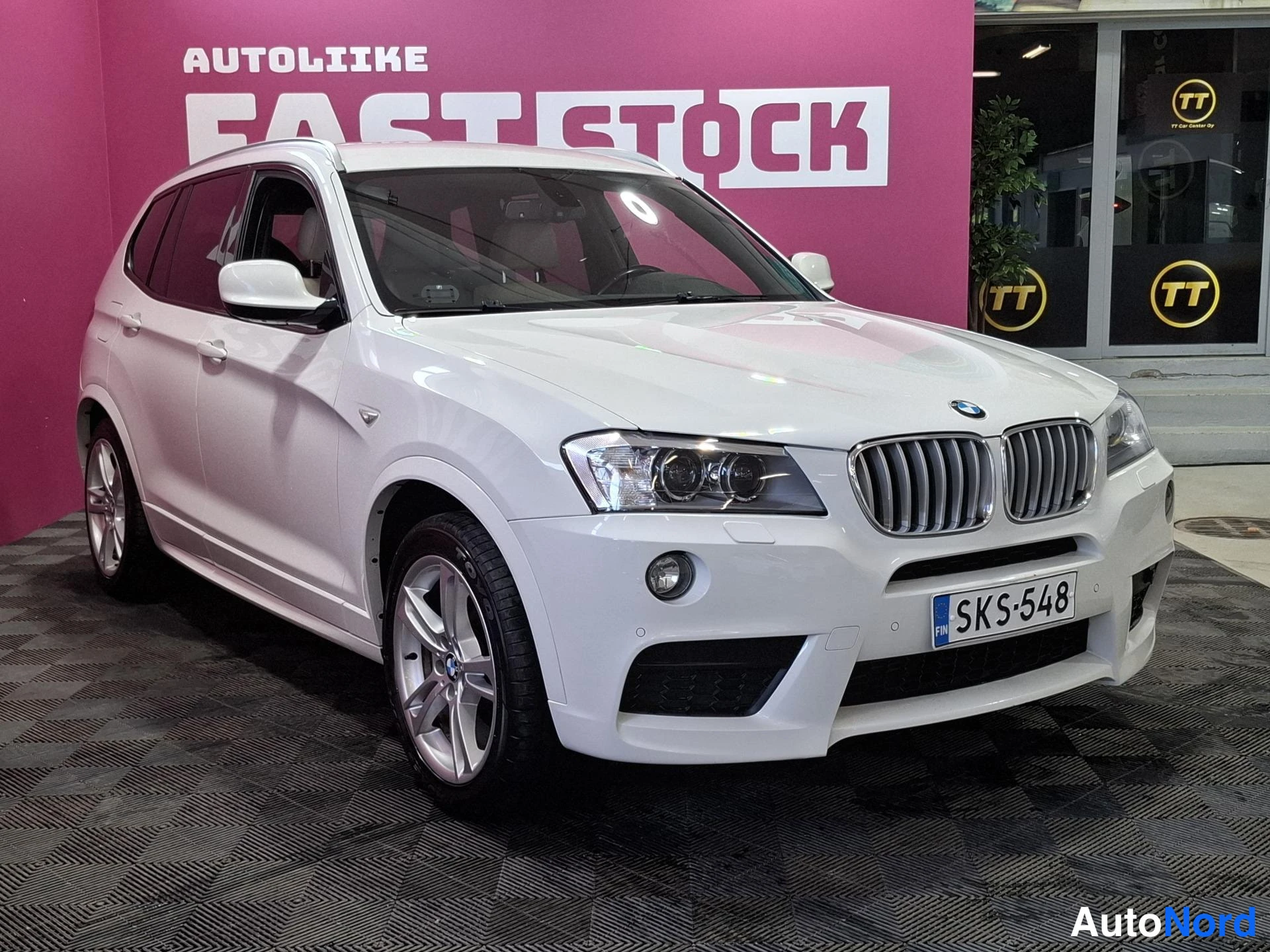 White BMW X3 xDrive30d 2012, front three-quarter, nose to the right, photo 2