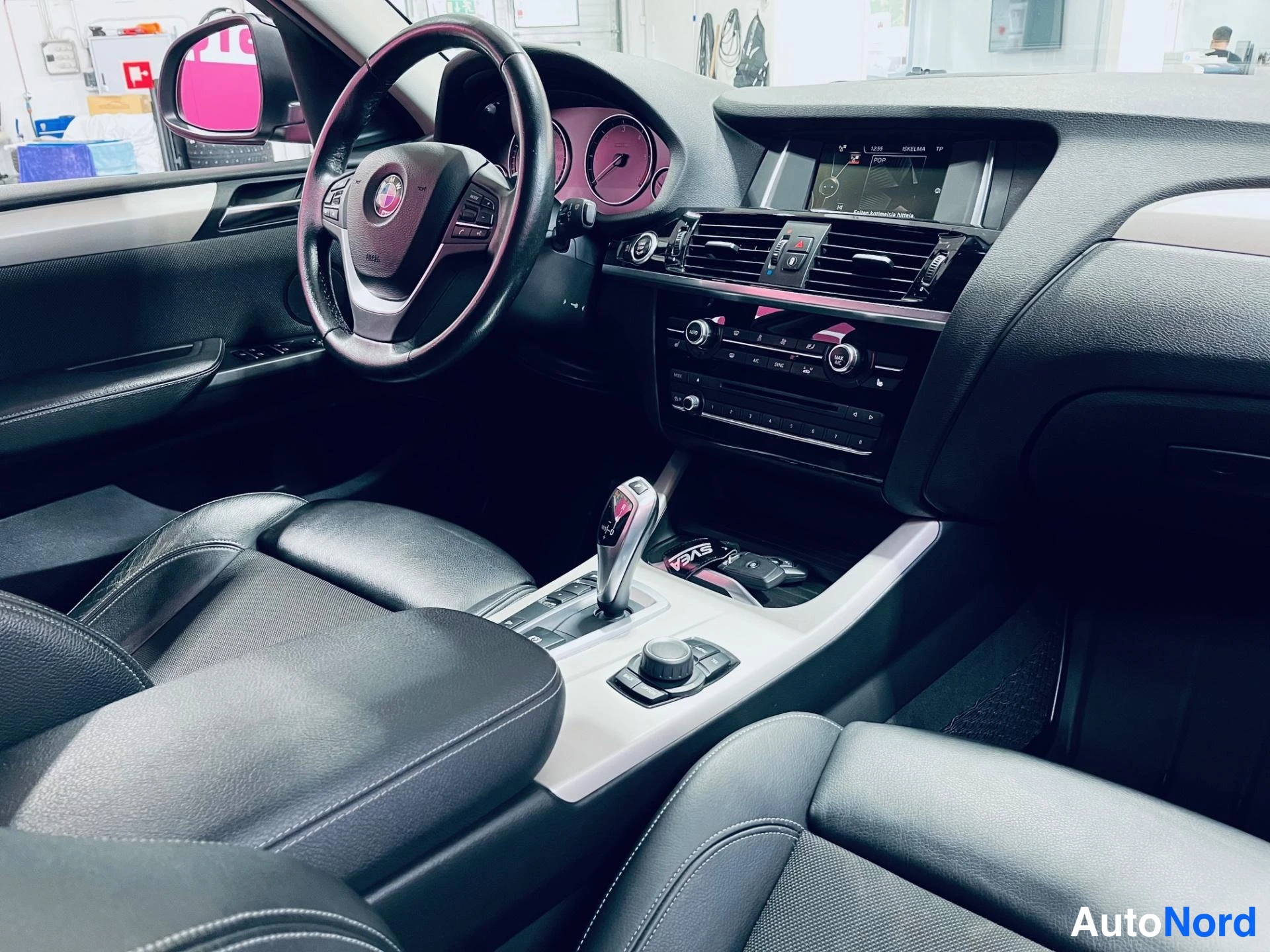 Harmaa BMW X4 xDrive20d 2015, ohjaamo, kuva 10