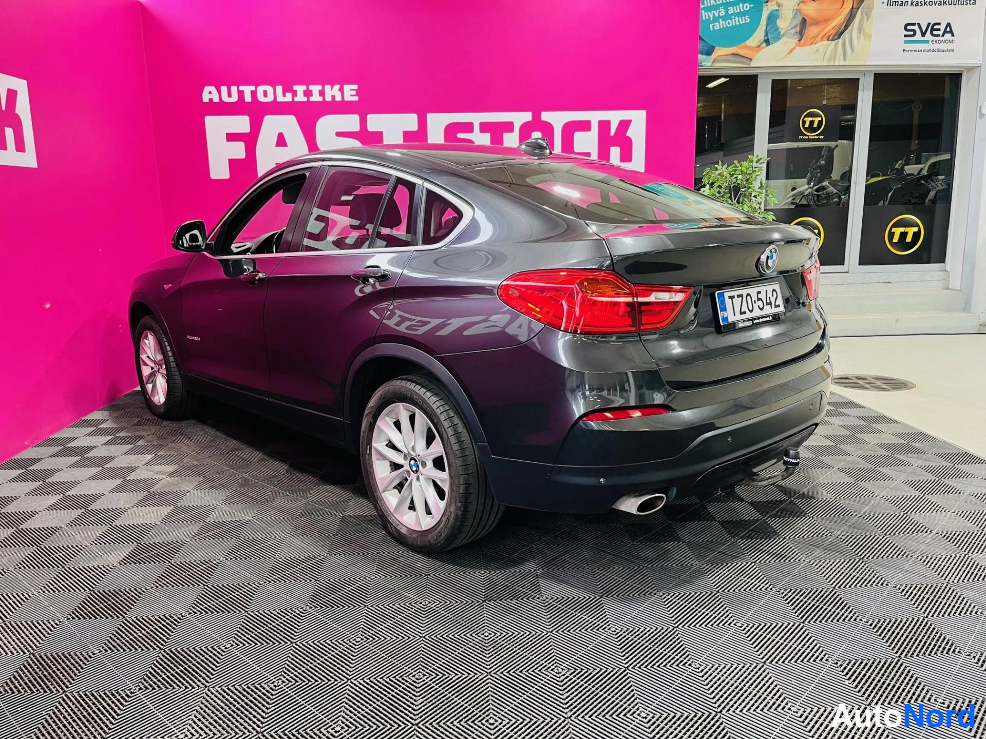 Harmaa BMW X4 xDrive20d 2015, takaviisto, kuva 4