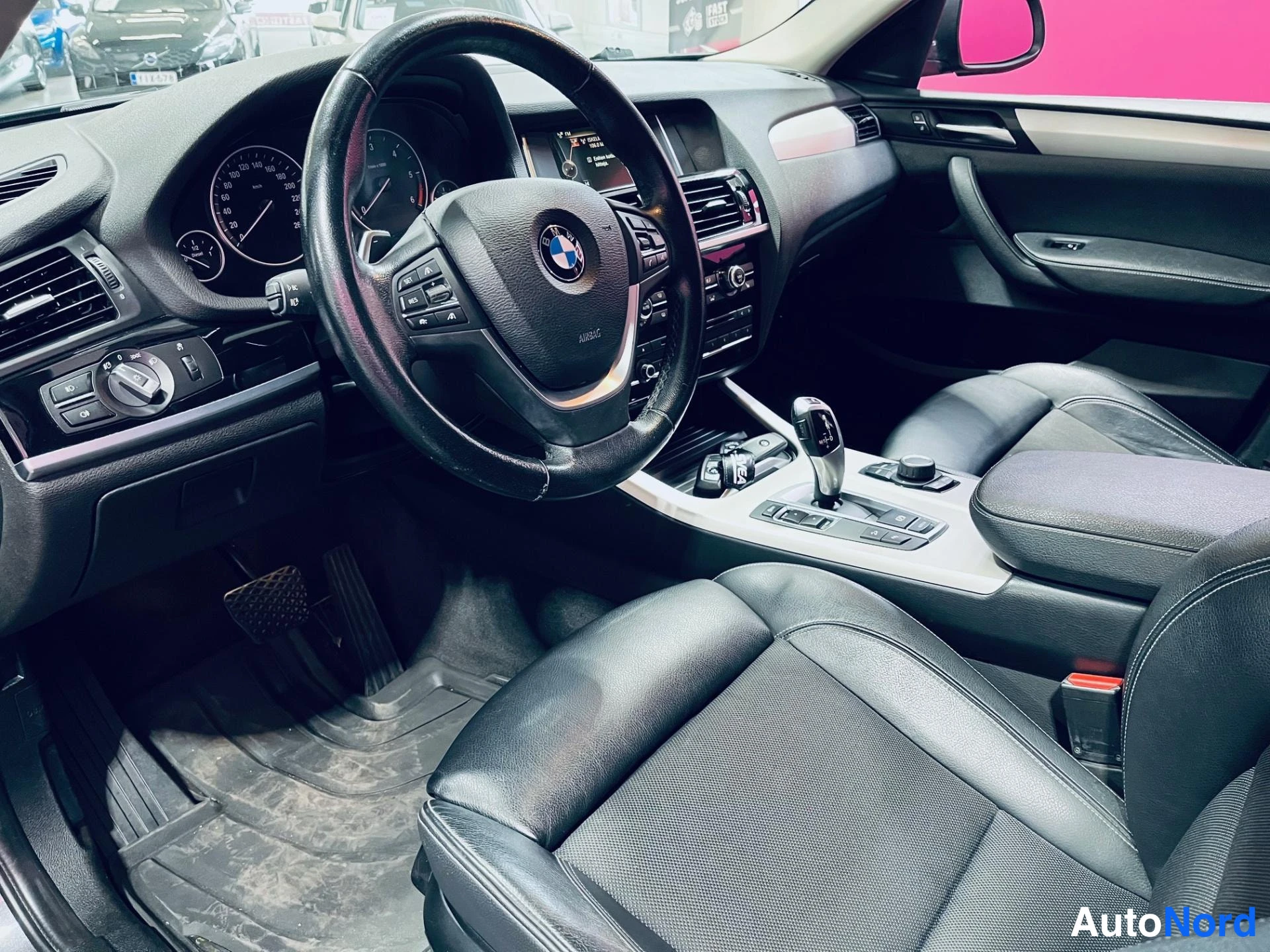 Harmaa BMW X4 xDrive20d 2015, ohjaamo, kuva 7