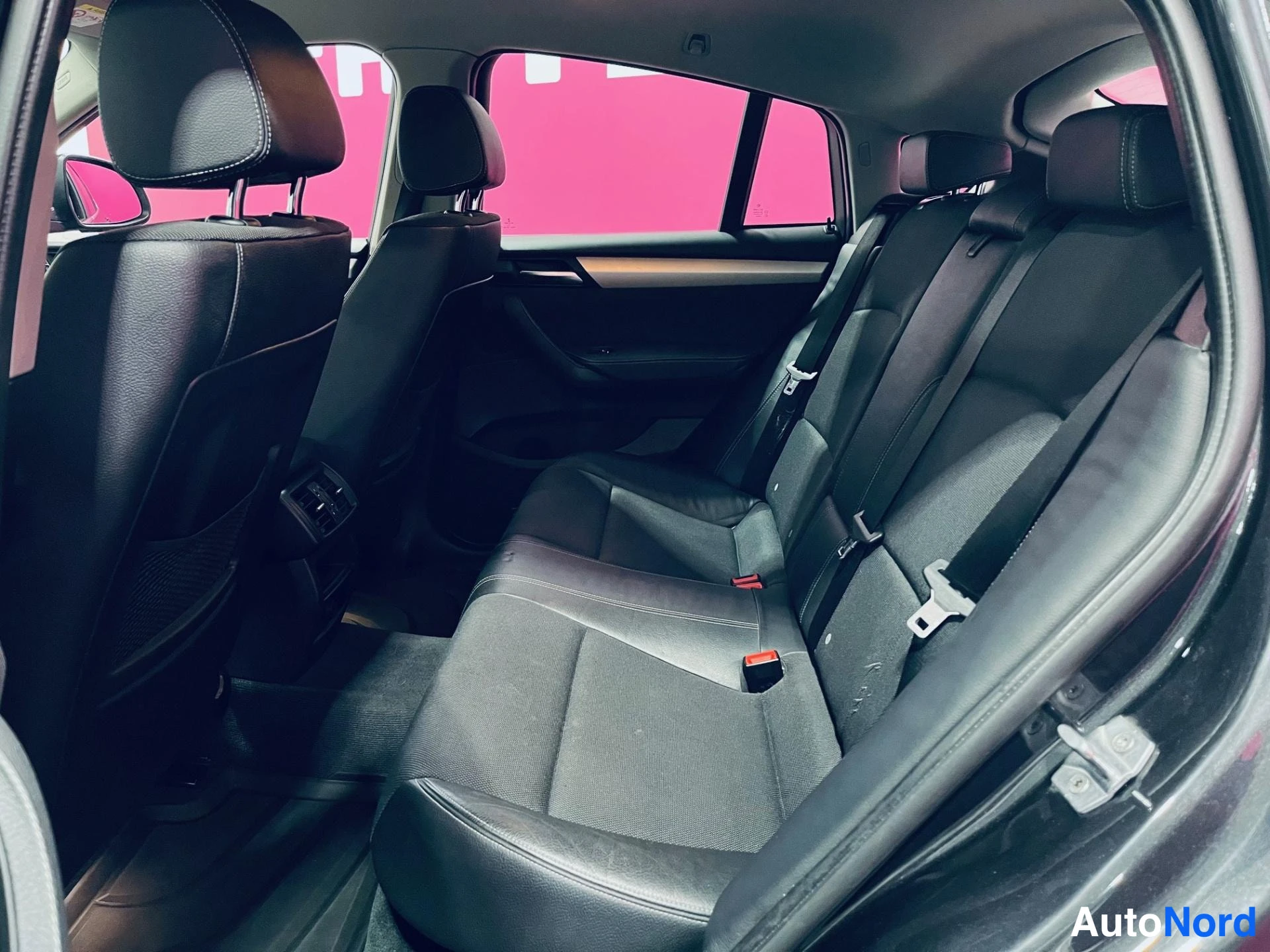 Harmaa BMW X4 xDrive20d 2015, takaistuimet, kuva 12