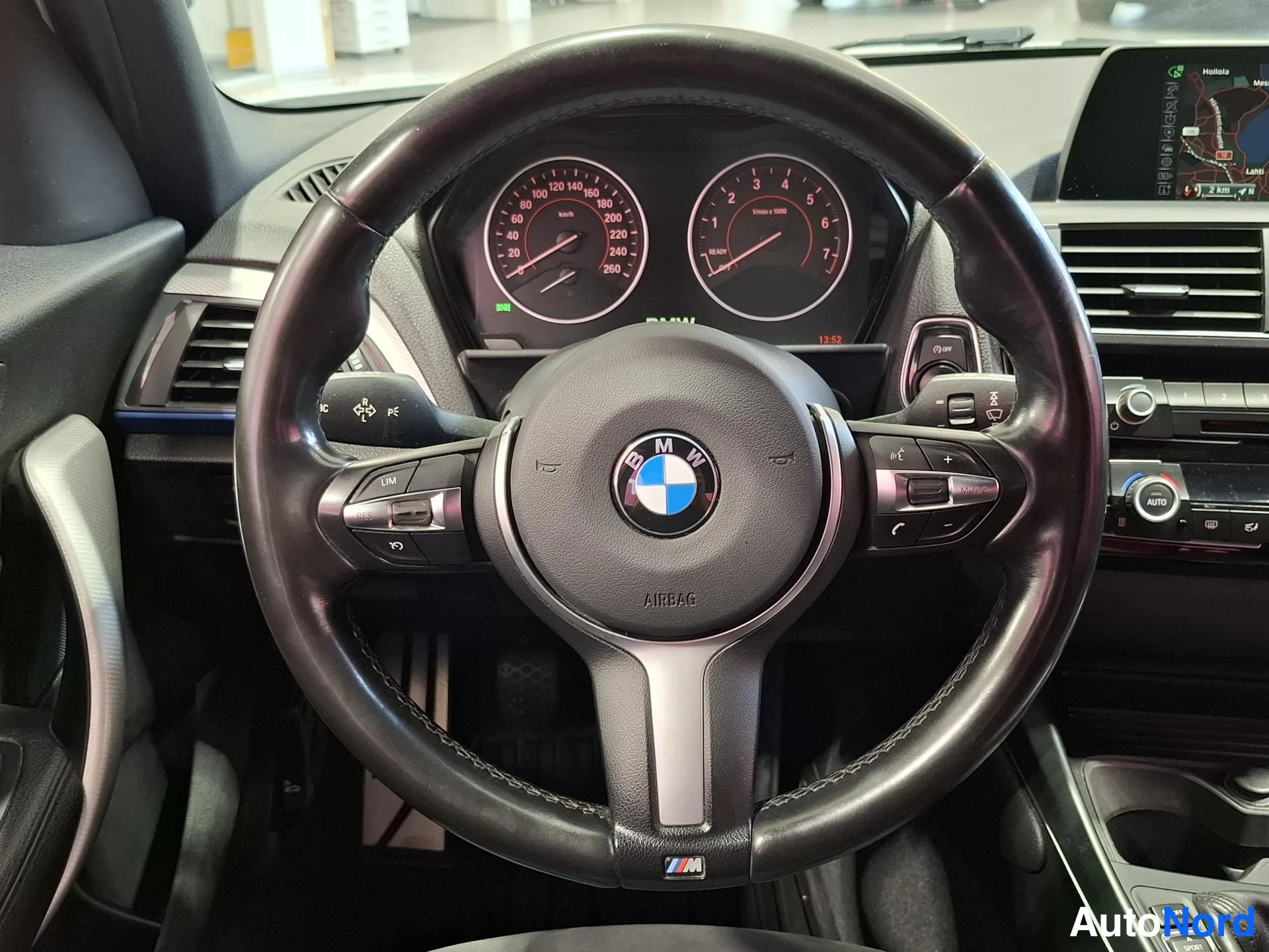 Valkoinen BMW 116i 2015, yksityiskohta, kuva 12