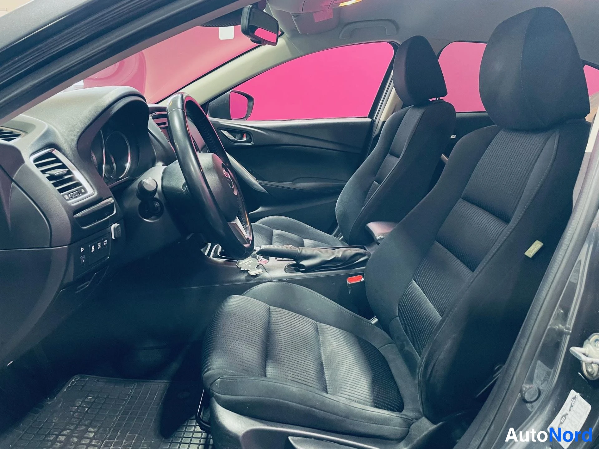 Harmaa Mazda 6 2014, etuistuimet, kuva 11