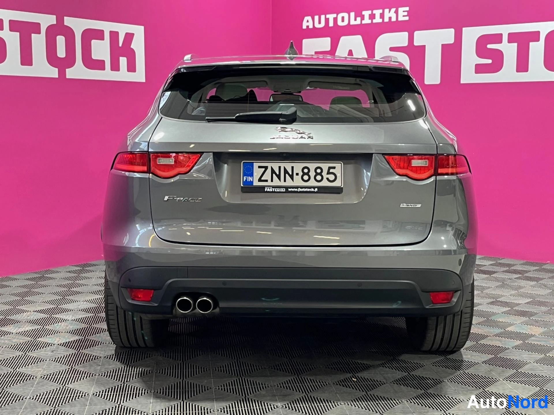 Harmaa Jaguar F-Pace 2016, takaa, kuva 6