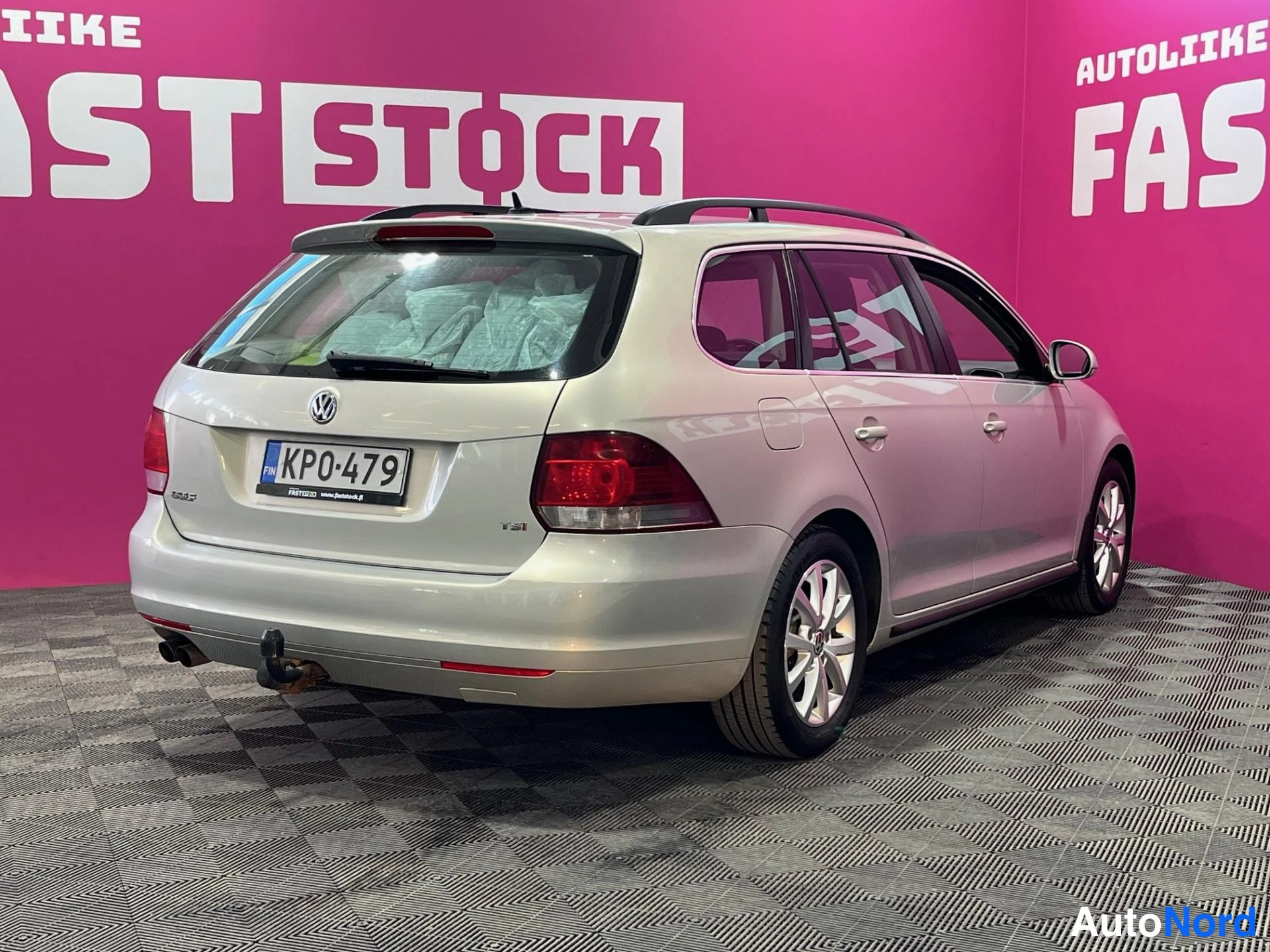 Silver Volkswagen Golf 2011, rear three-quarter, photo 4