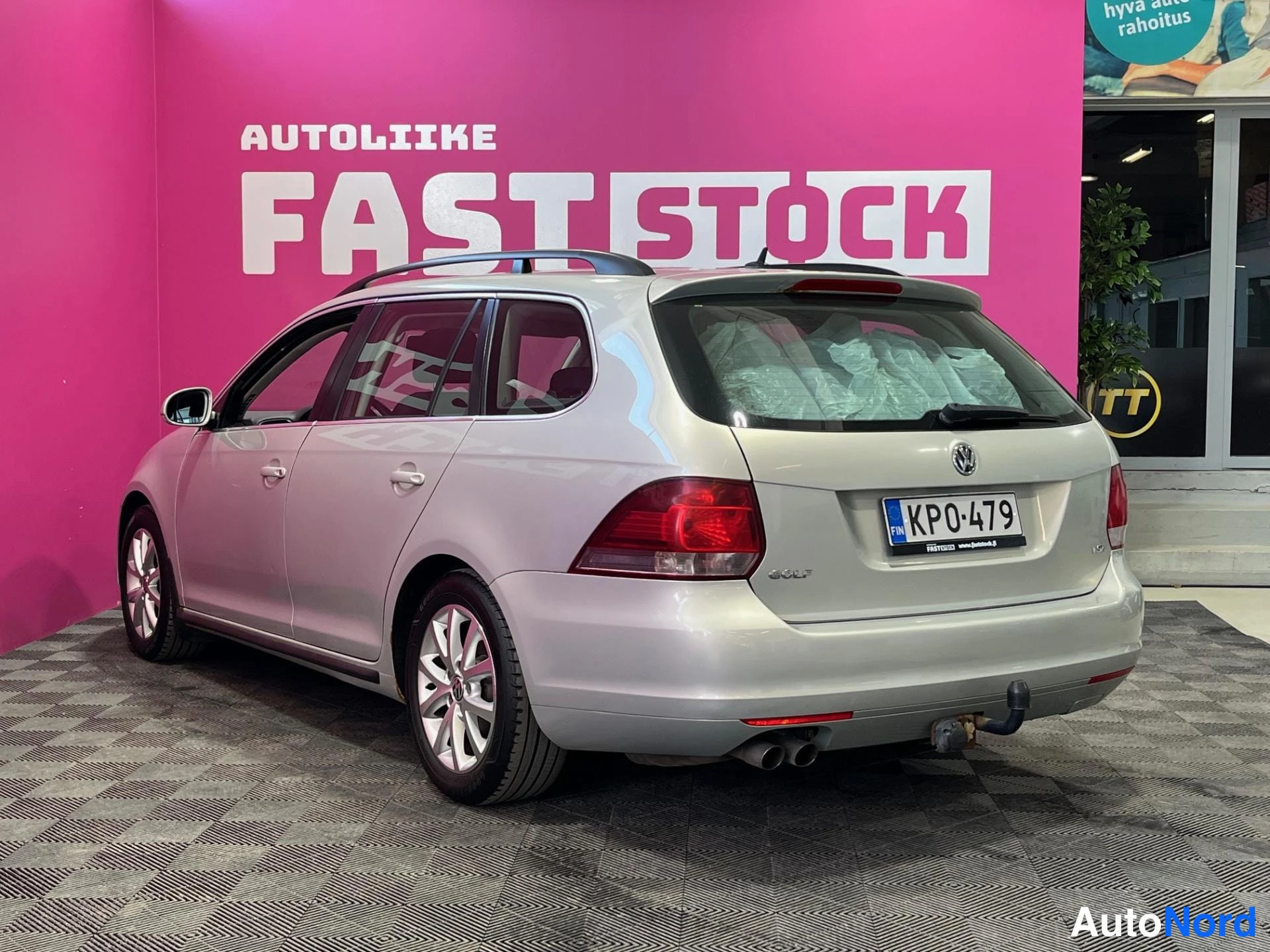 Silver Volkswagen Golf 2011, rear three-quarter, photo 5