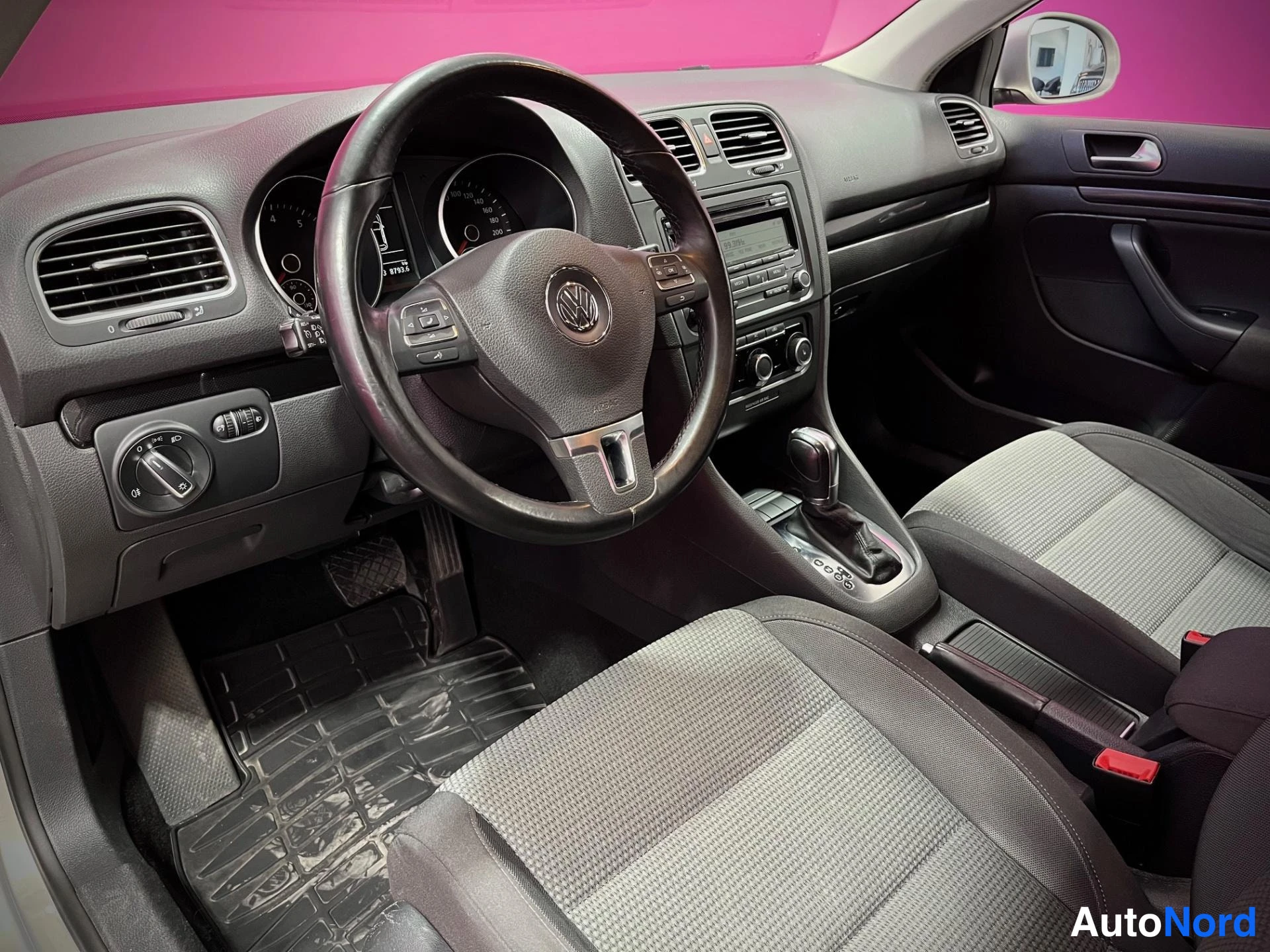 Silver Volkswagen Golf 2011, cockpit, photo 7