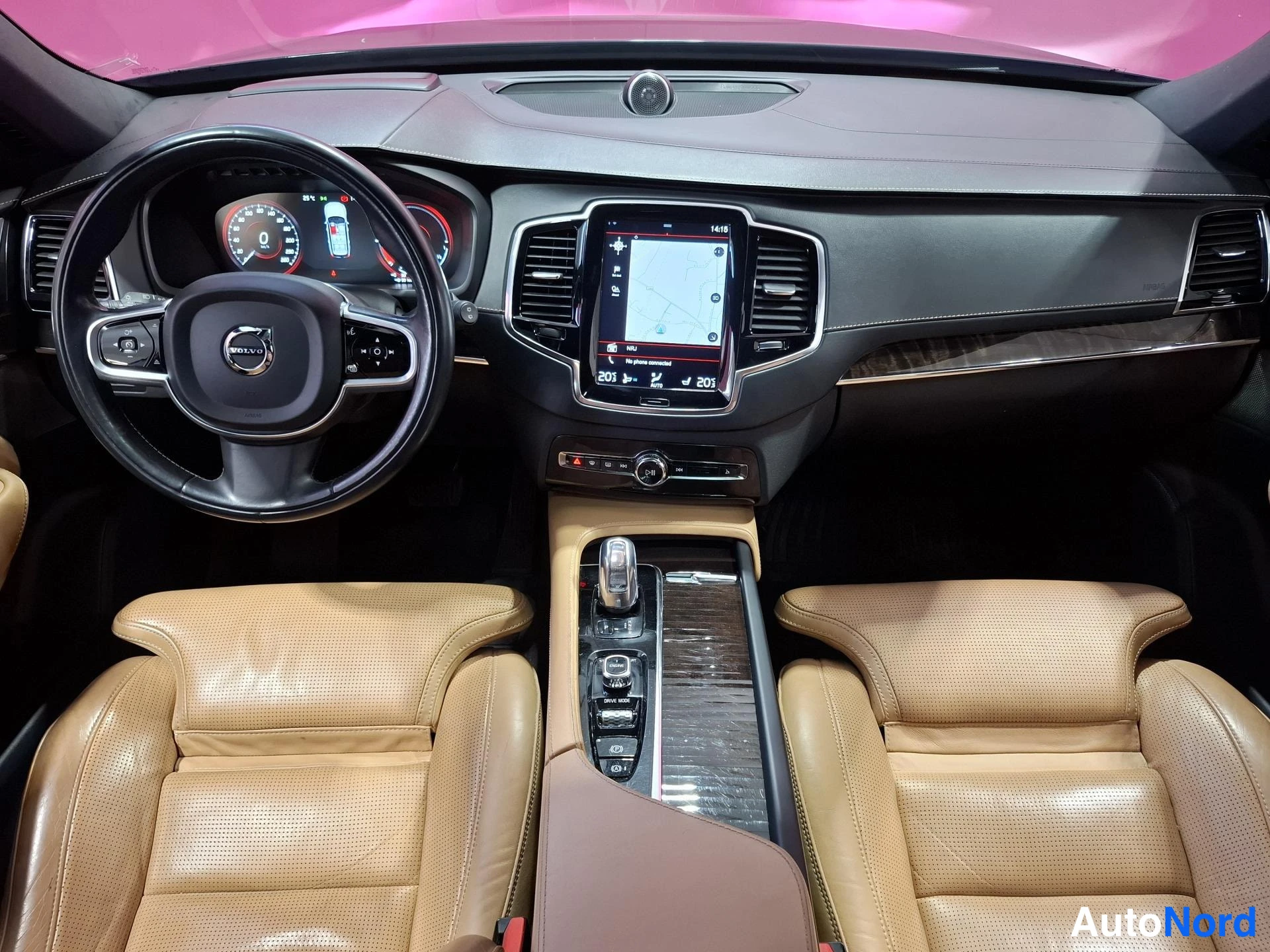 Sininen Volvo XC90 2017, ohjaamo, kuva 9