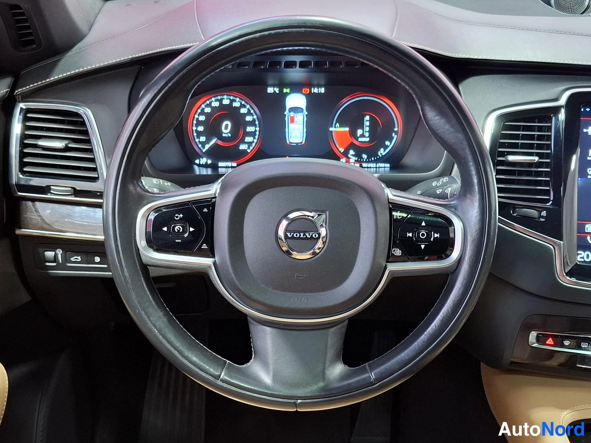 Sininen Volvo XC90 2017, yksityiskohta, kuva 20