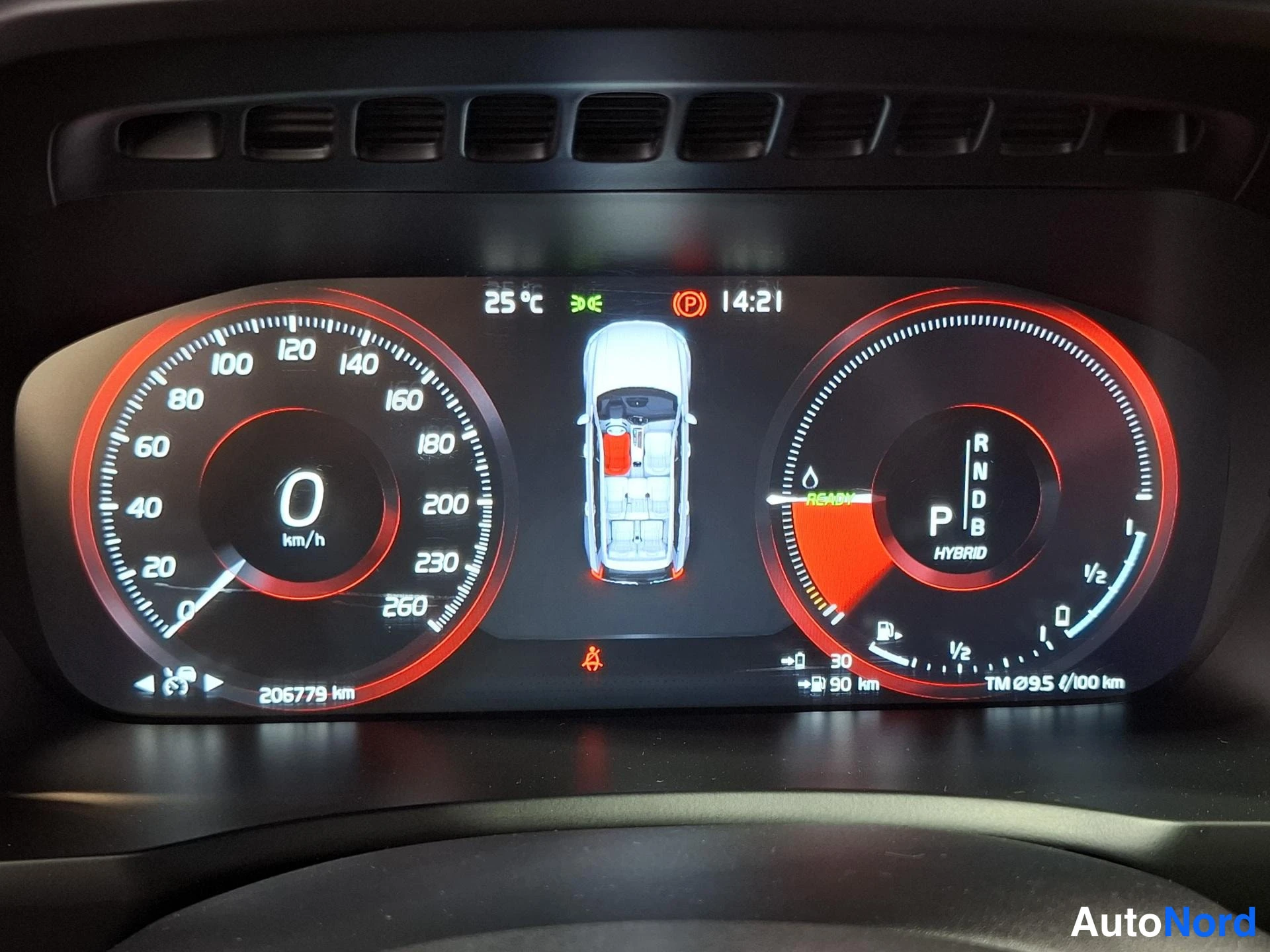 Sininen Volvo XC90 2017, yksityiskohta, kuva 23