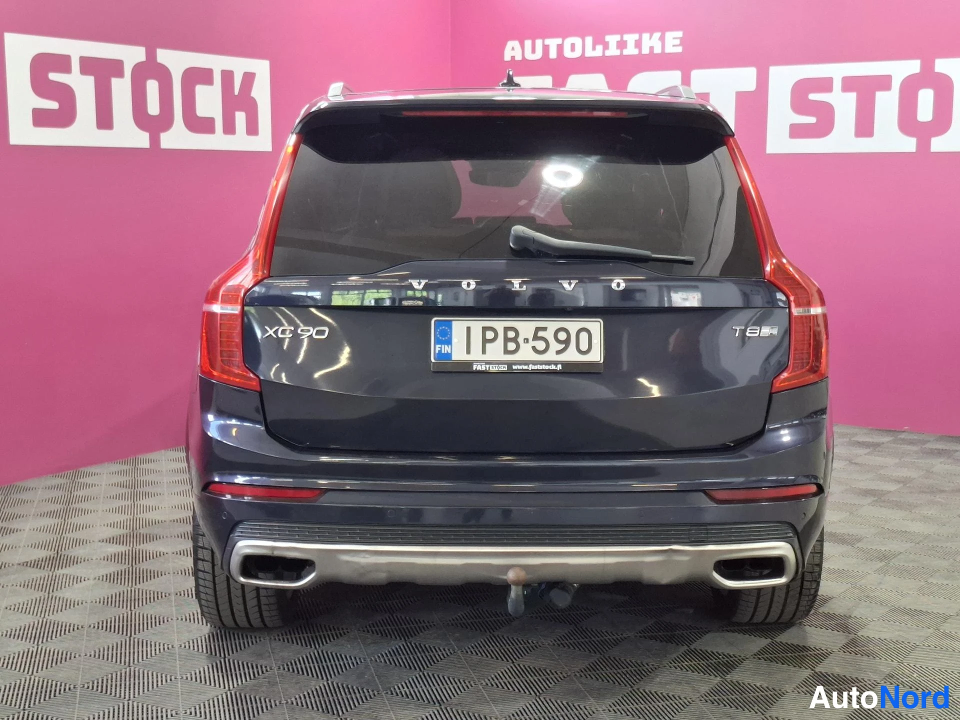 Sininen Volvo XC90 2017, takaa, kuva 6