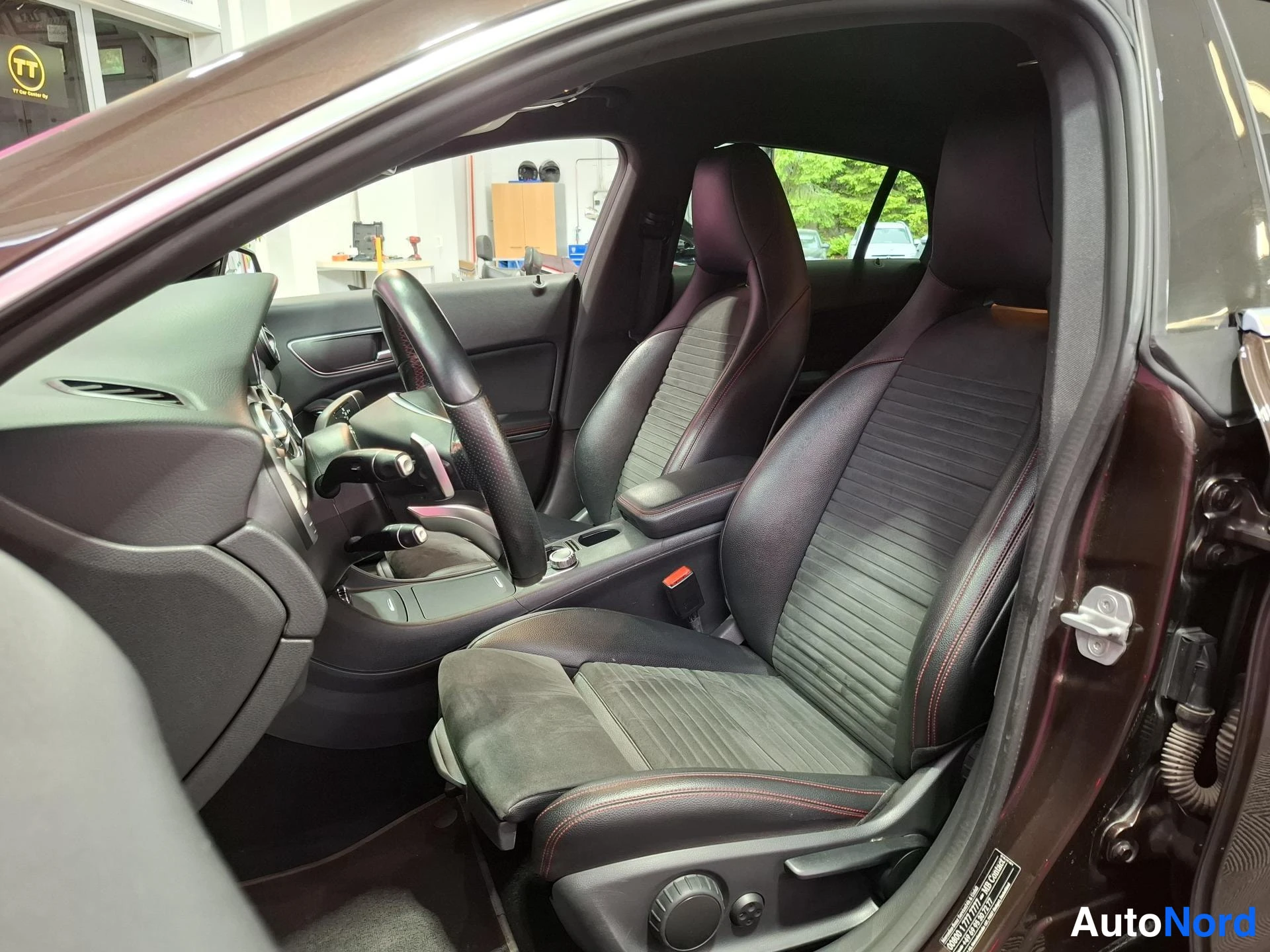 Brown Mercedes-Benz CLA 220 CDI 2016, cockpit, photo 7