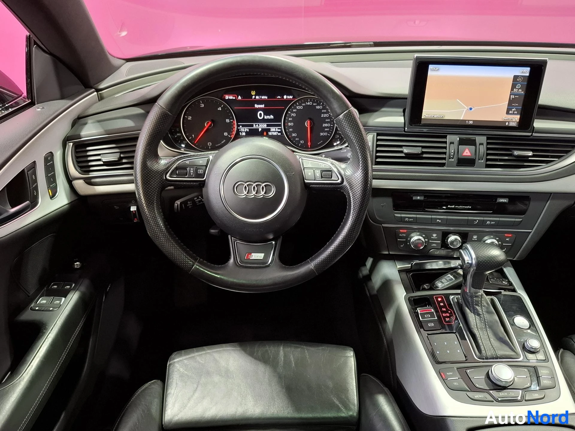 Musta Audi A7 2011, ohjaamo, kuva 9