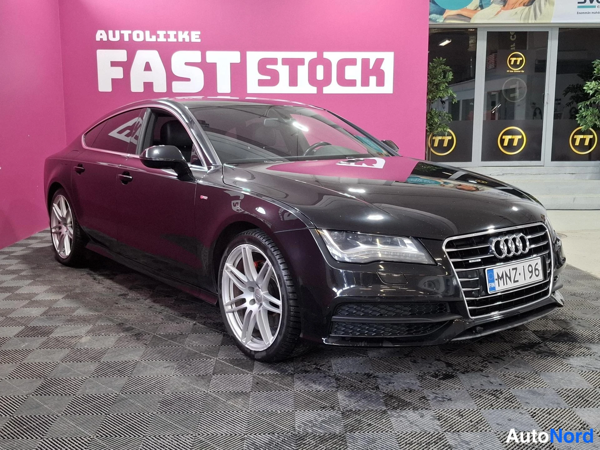 Musta Audi A7 2011, etuviisto, keula oikealle, kuva 2
