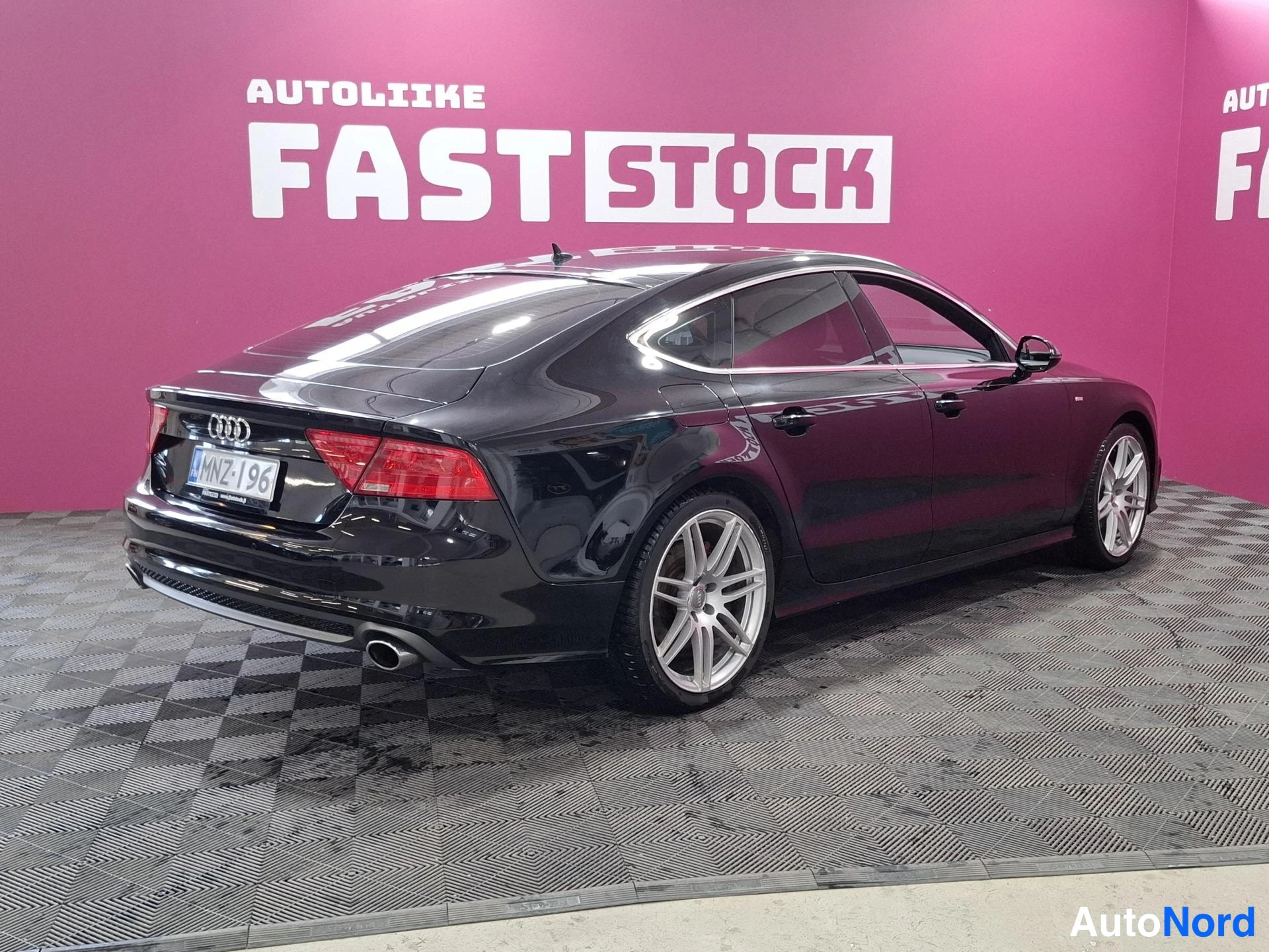 Musta Audi A7 2011, takaviisto, kuva 4